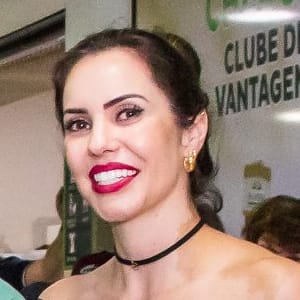 Flávia Bach - Palmeiras Supermercados