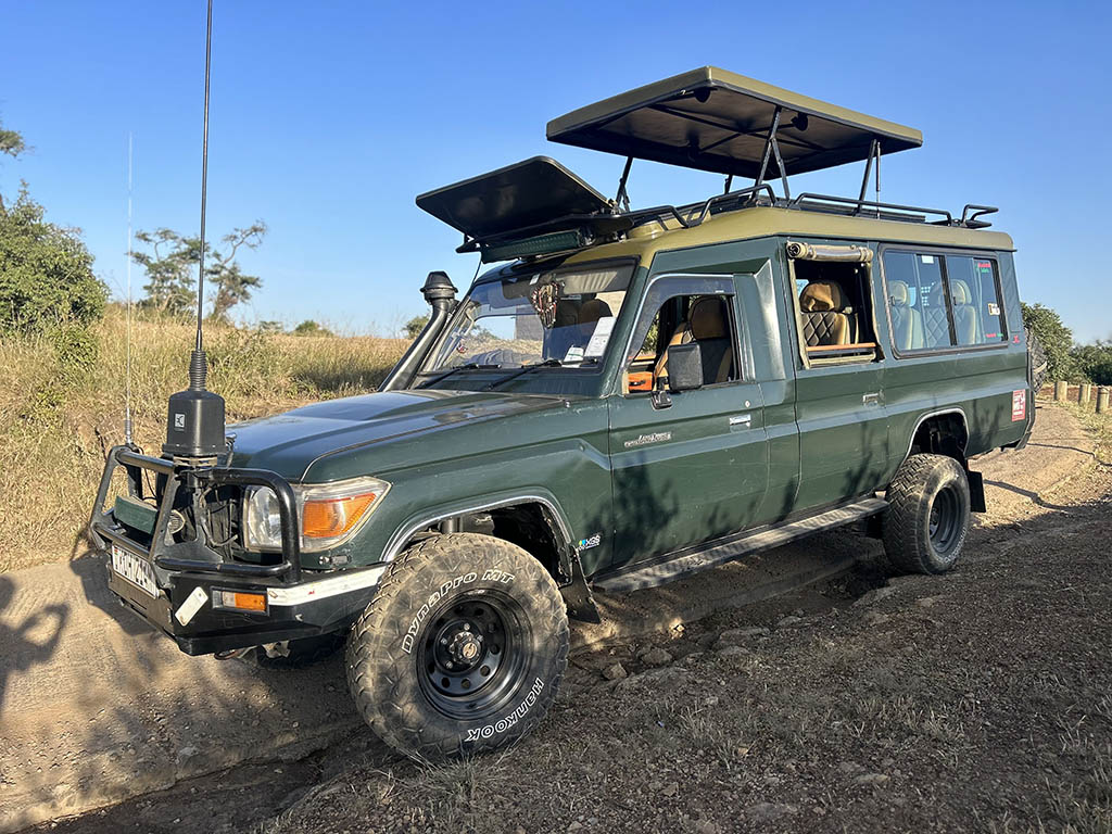 Toyota Land Cruiser Image 1