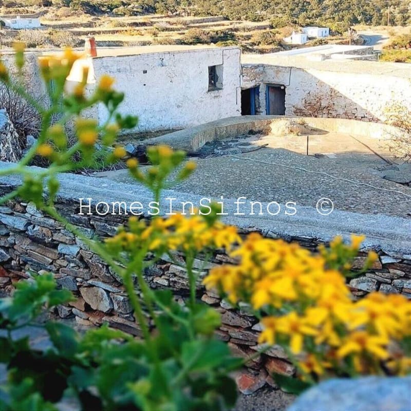 Katavati Land & Old Buildings For Sale - 4