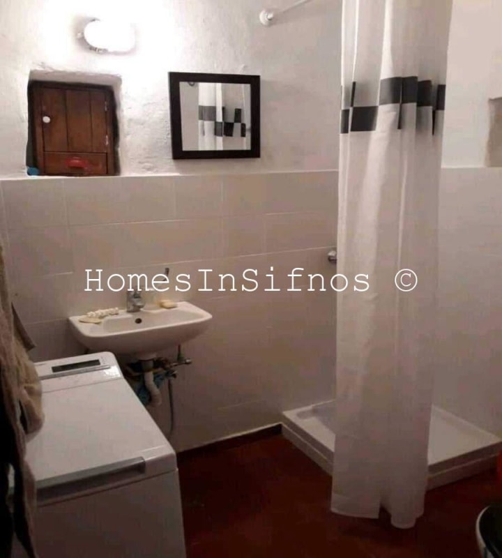 Apollonia Traditional House For Sale - 9