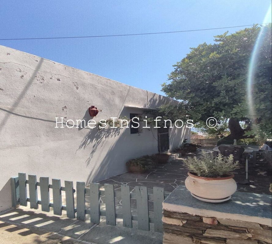 Artemonas House With Sea View For Sale