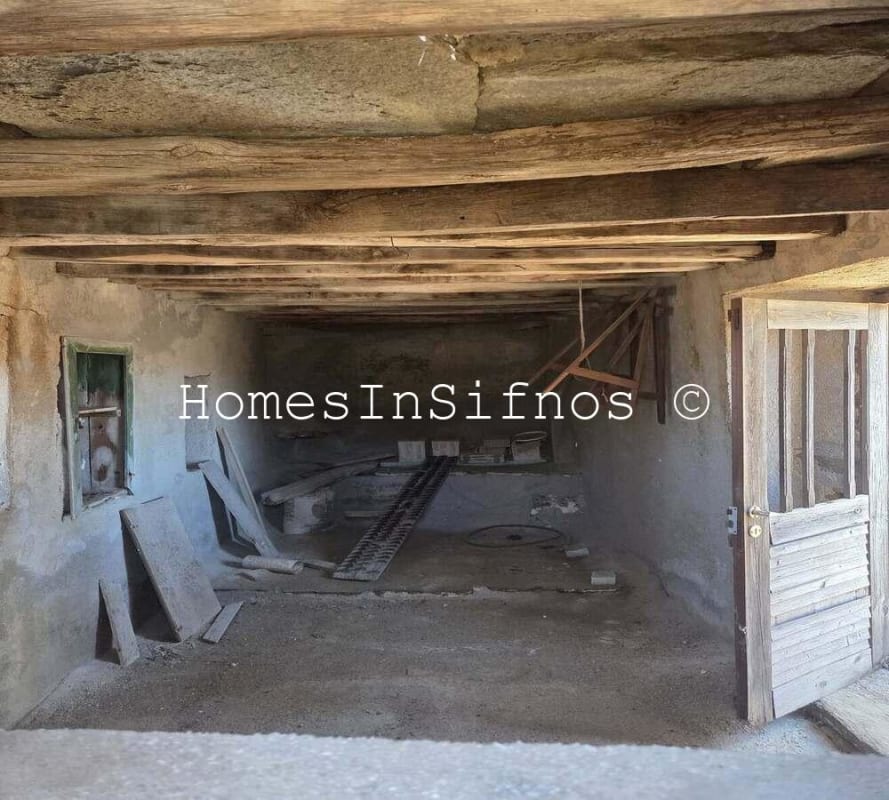 Artemonas Plot & Buildings For Sale - 6