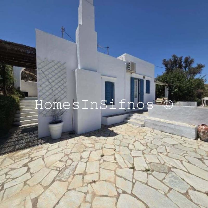 House & 3 Studios With Endless Possibilities For Sale - 2