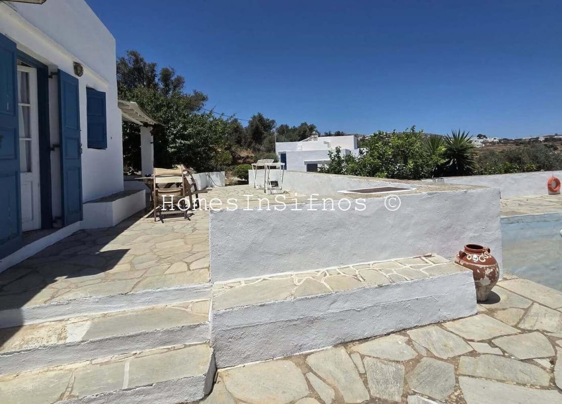House & 3 Studios With Endless Possibilities For Sale - 9