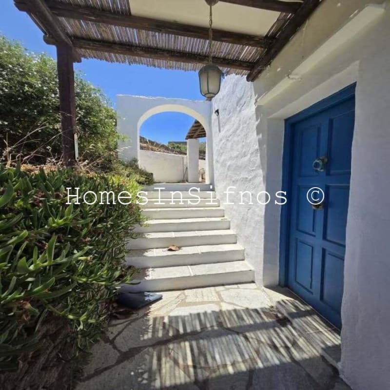 House & 3 Studios With Endless Possibilities For Sale - 10