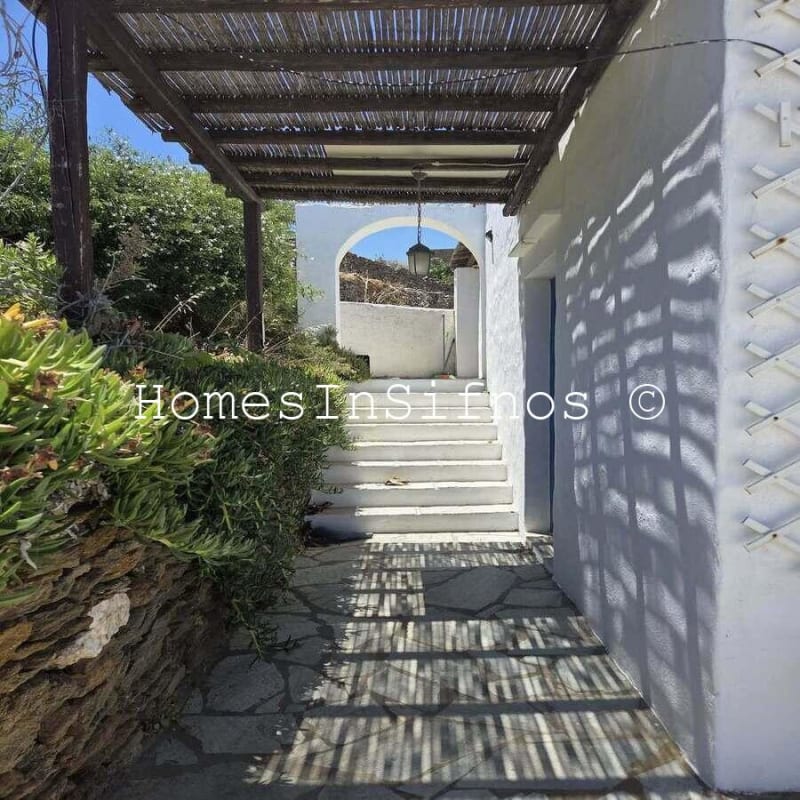 House & 3 Studios With Endless Possibilities For Sale - 11