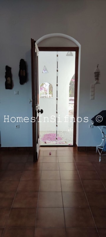 Artemonas House For Sale - 13