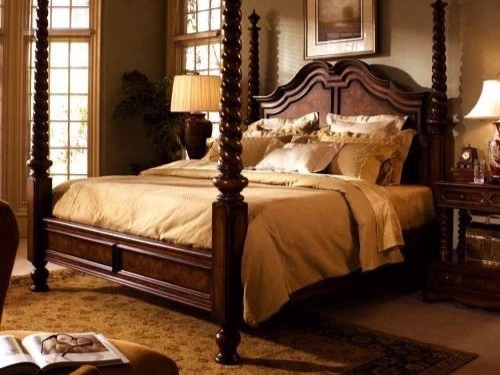 Four Poster Spindle Bed