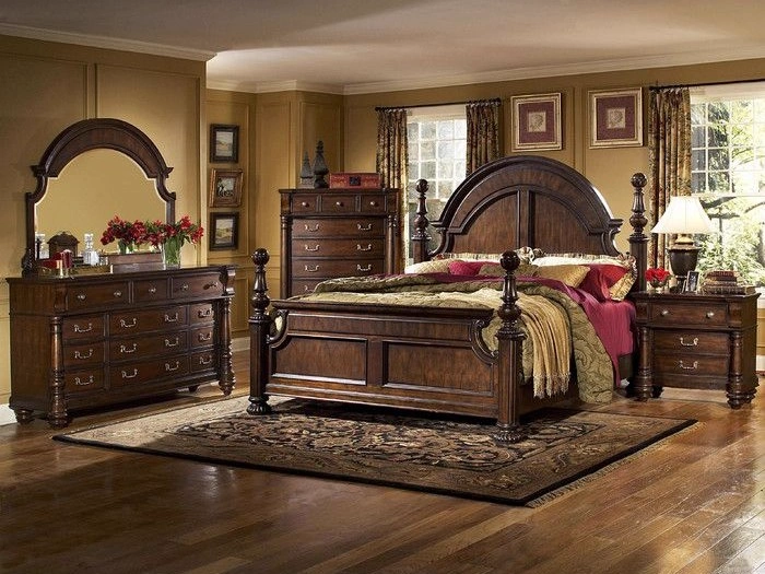 Royal Wood Post Bed