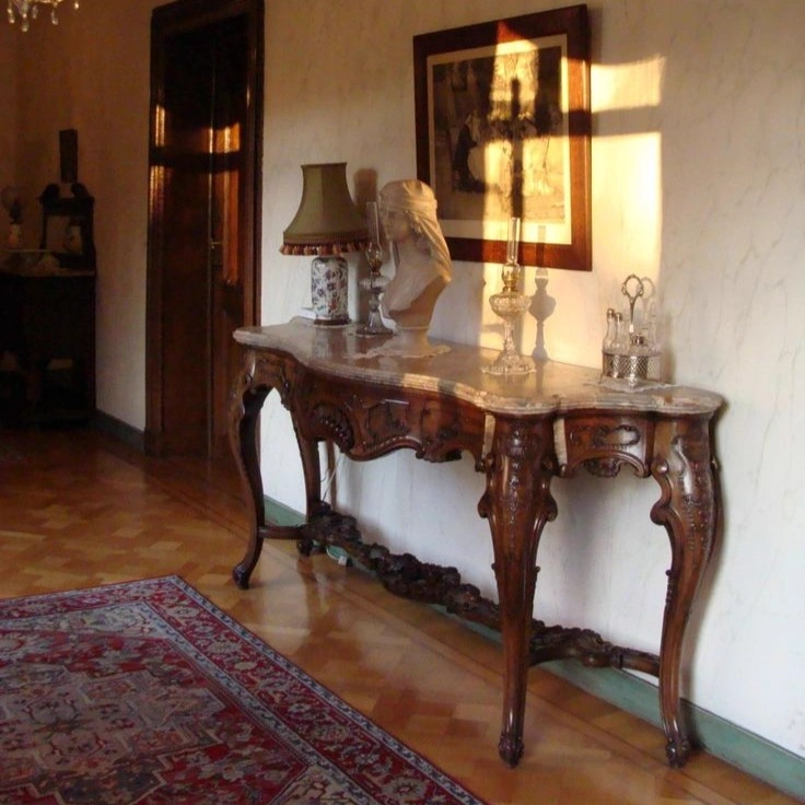 Baroque Entry Console