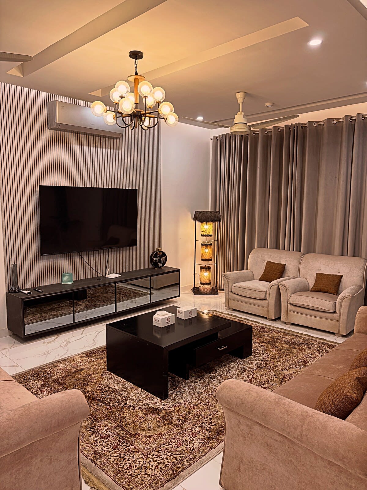 Entire Luxury Villa in DHA | 24/7 Hospitality