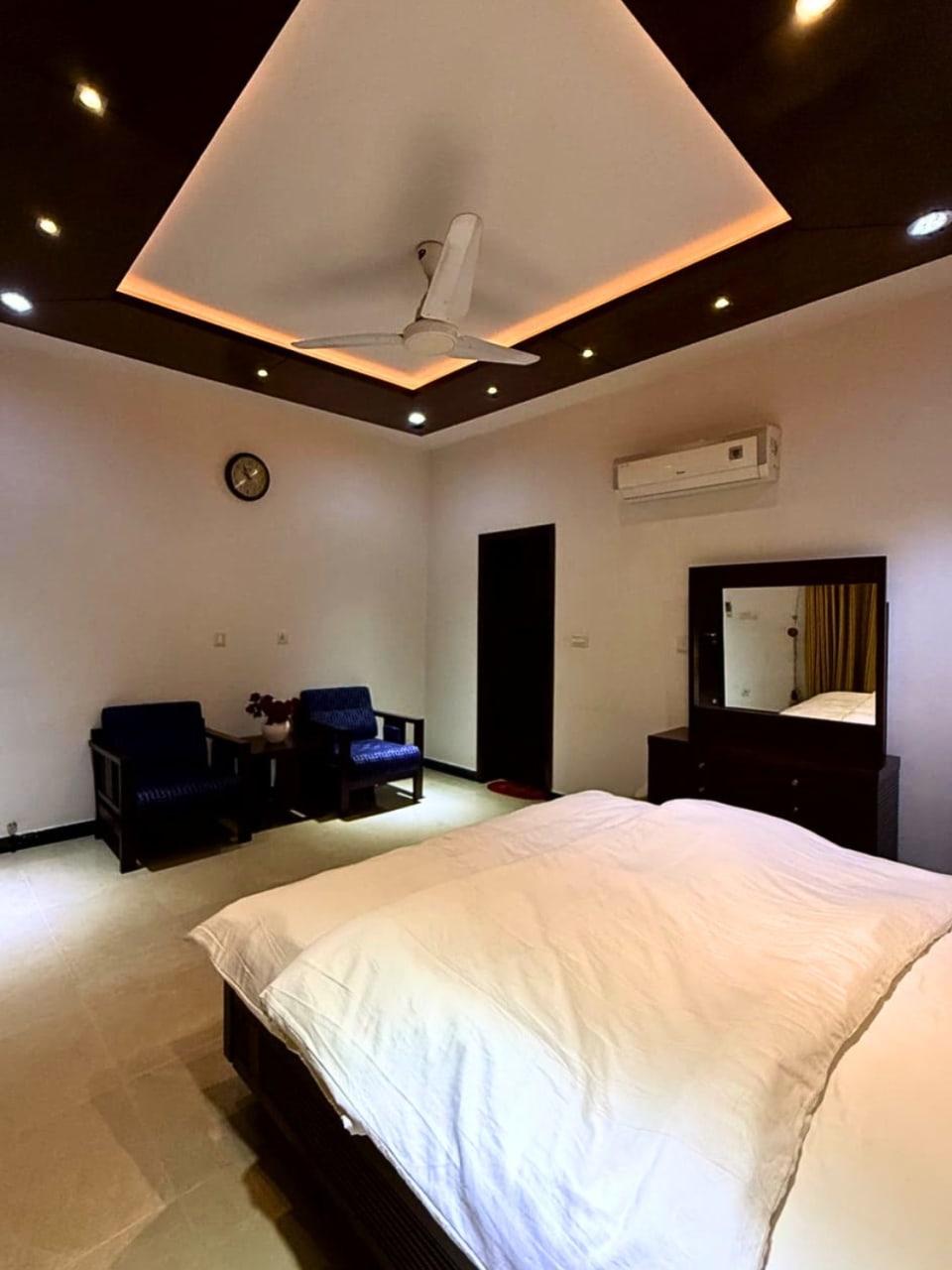 Peaceful & Luxury 1BR | Library & Cinema Access
