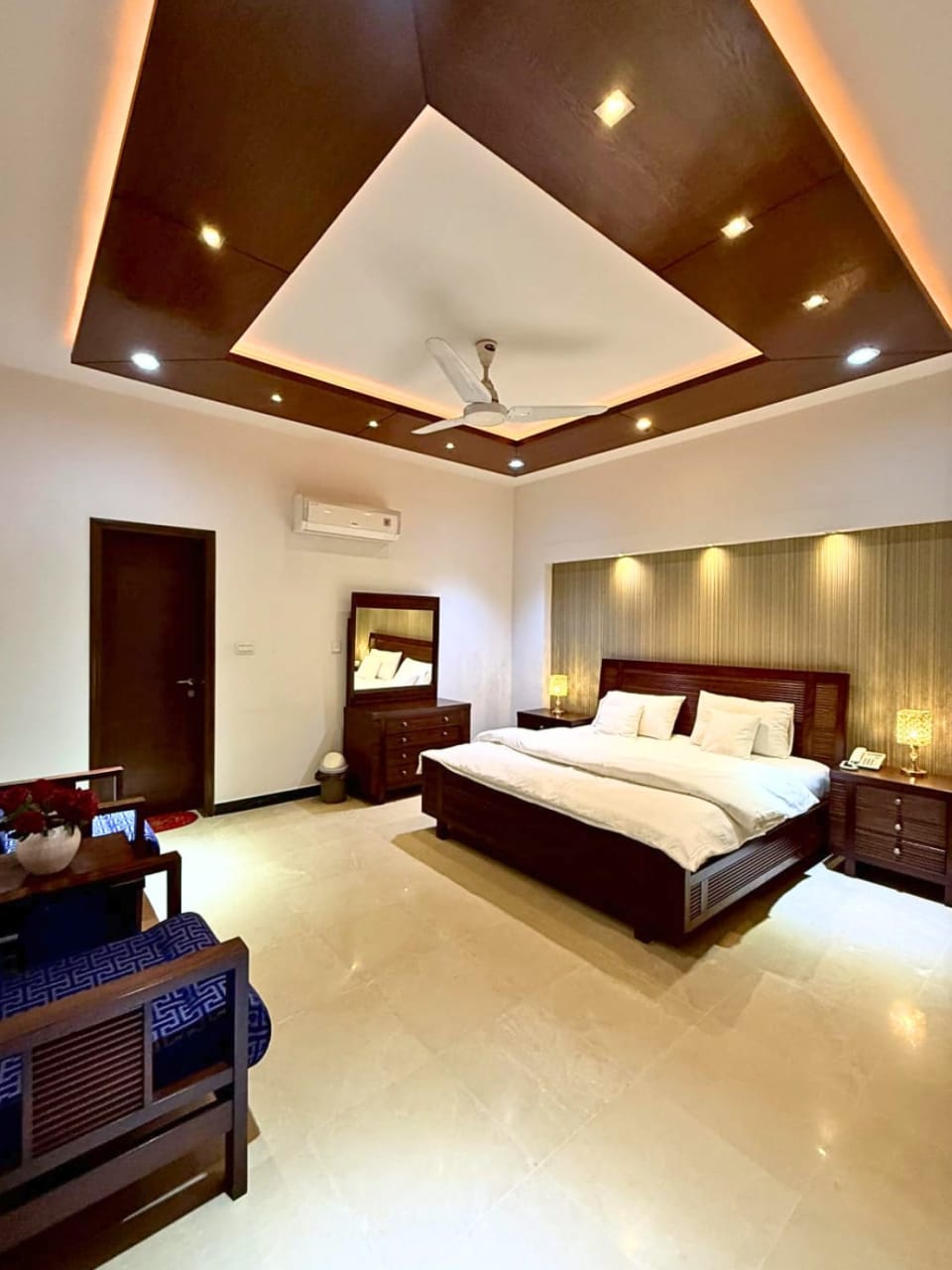 Spacious 5BR Full House in DHA Phase 5 Lahore