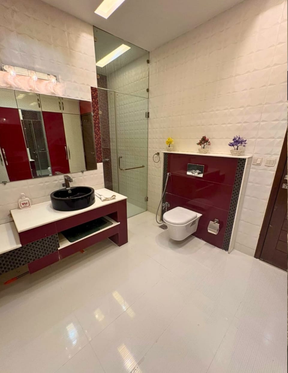 DHA Phase 5 Luxury Villa | Pool, Cinema & Elevator
