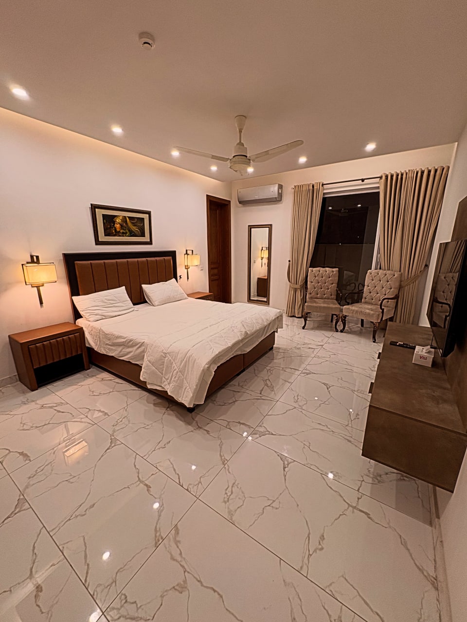 Peaceful & Luxurious Room | Garden Home in DHA — photo 1