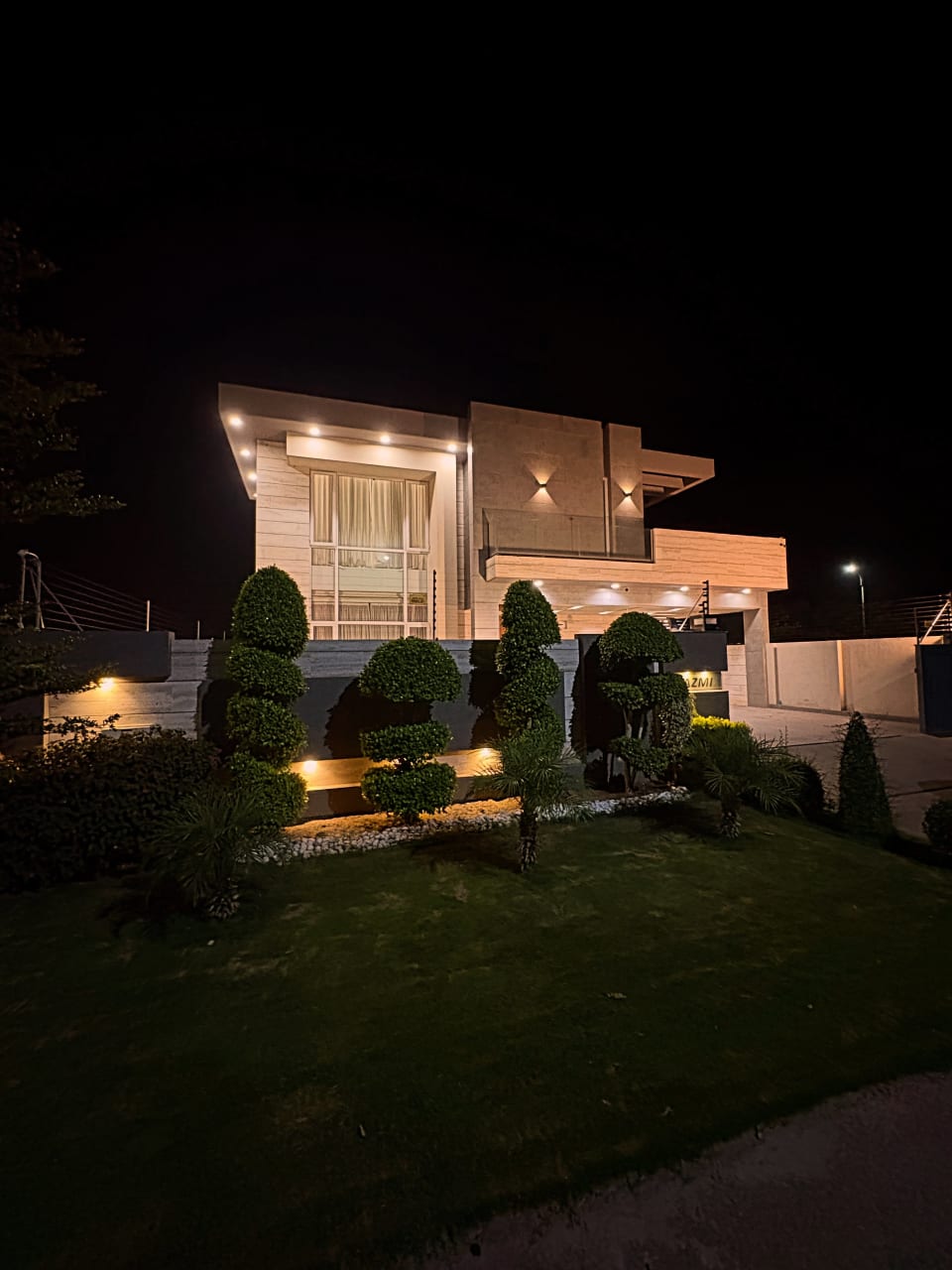 Peaceful & Luxurious Room | Garden Home in DHA