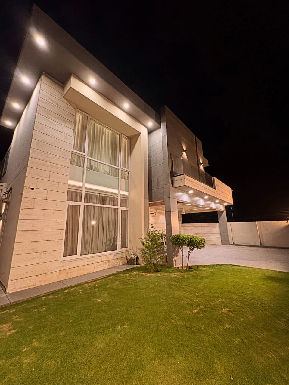 Entire Luxury Villa in DHA | 24/7 Hospitality — photo 1