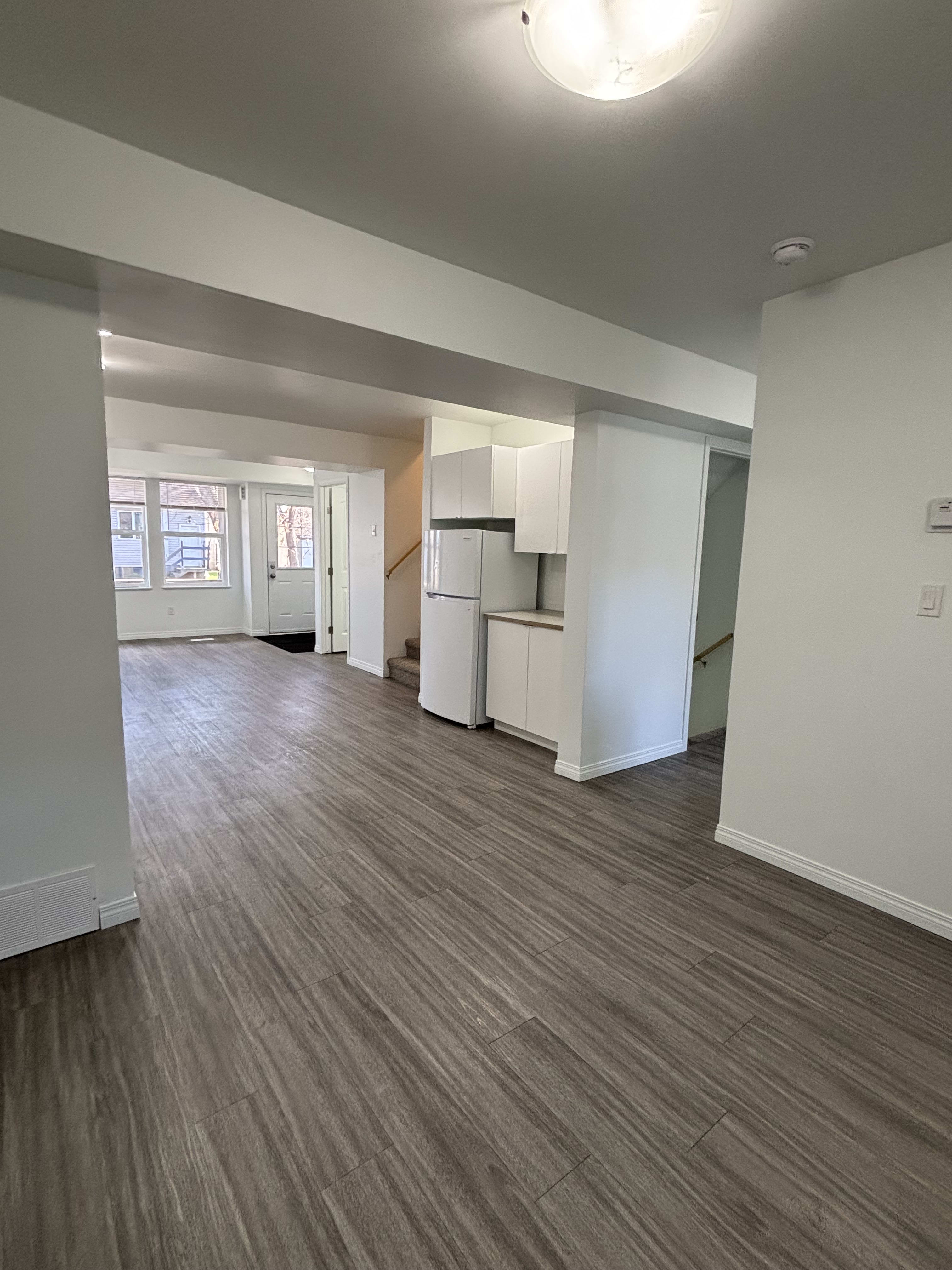 6 Bedroom 3.5 Bath Full House thumbnail 9