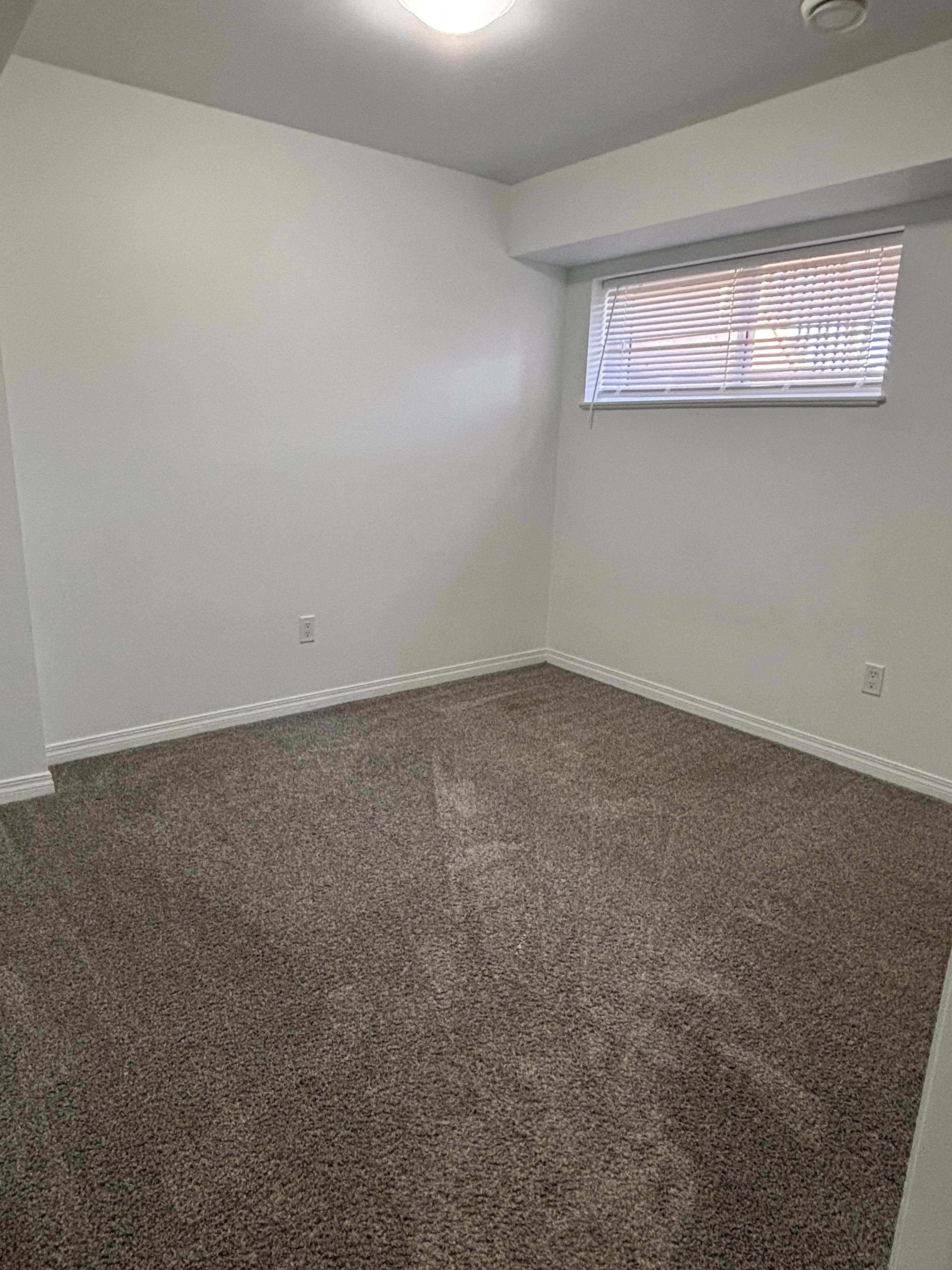 6 Bedroom 3.5 Bath Full House thumbnail 17