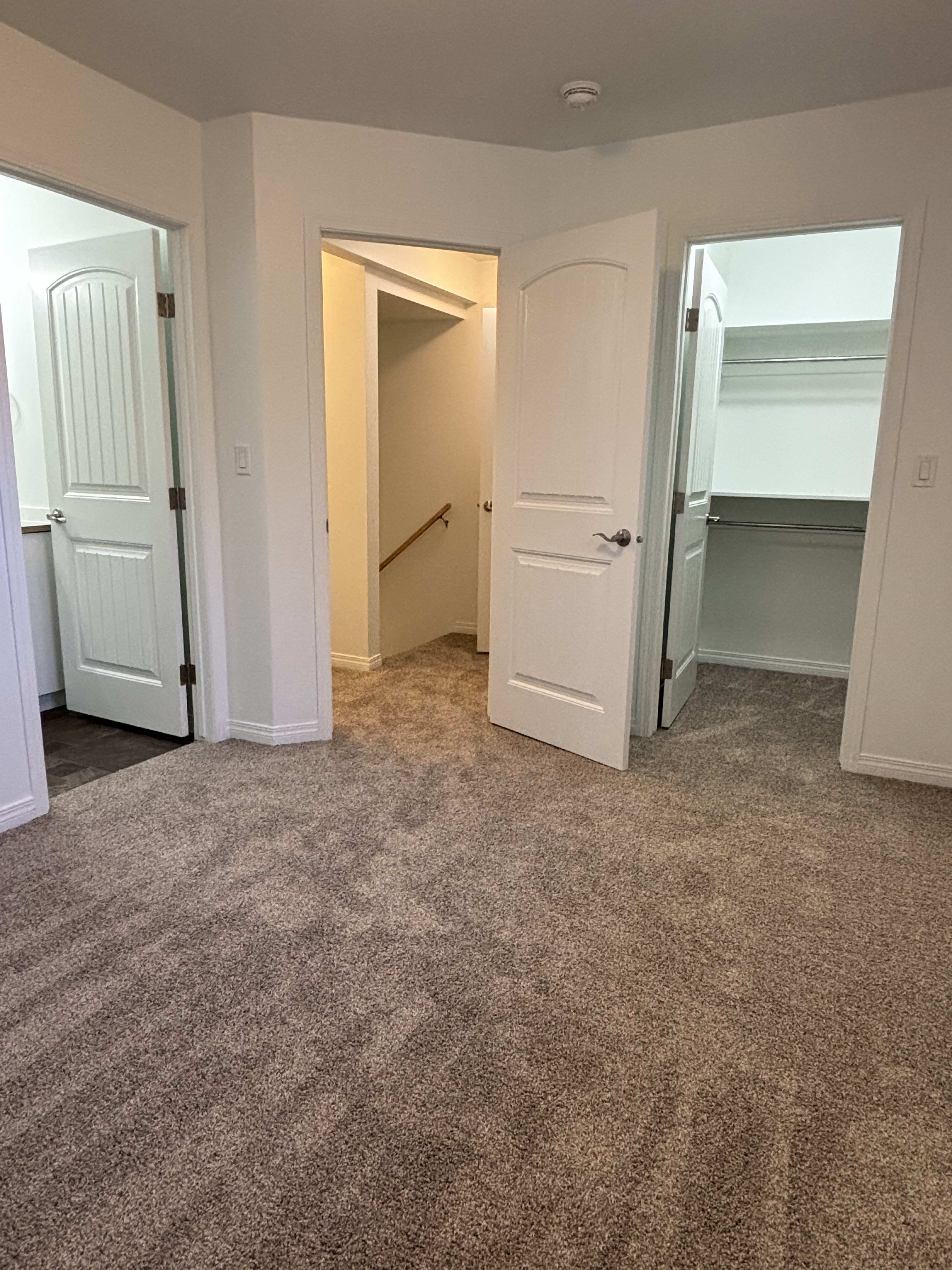 6 Bedroom 3.5 Bath Full House thumbnail 26