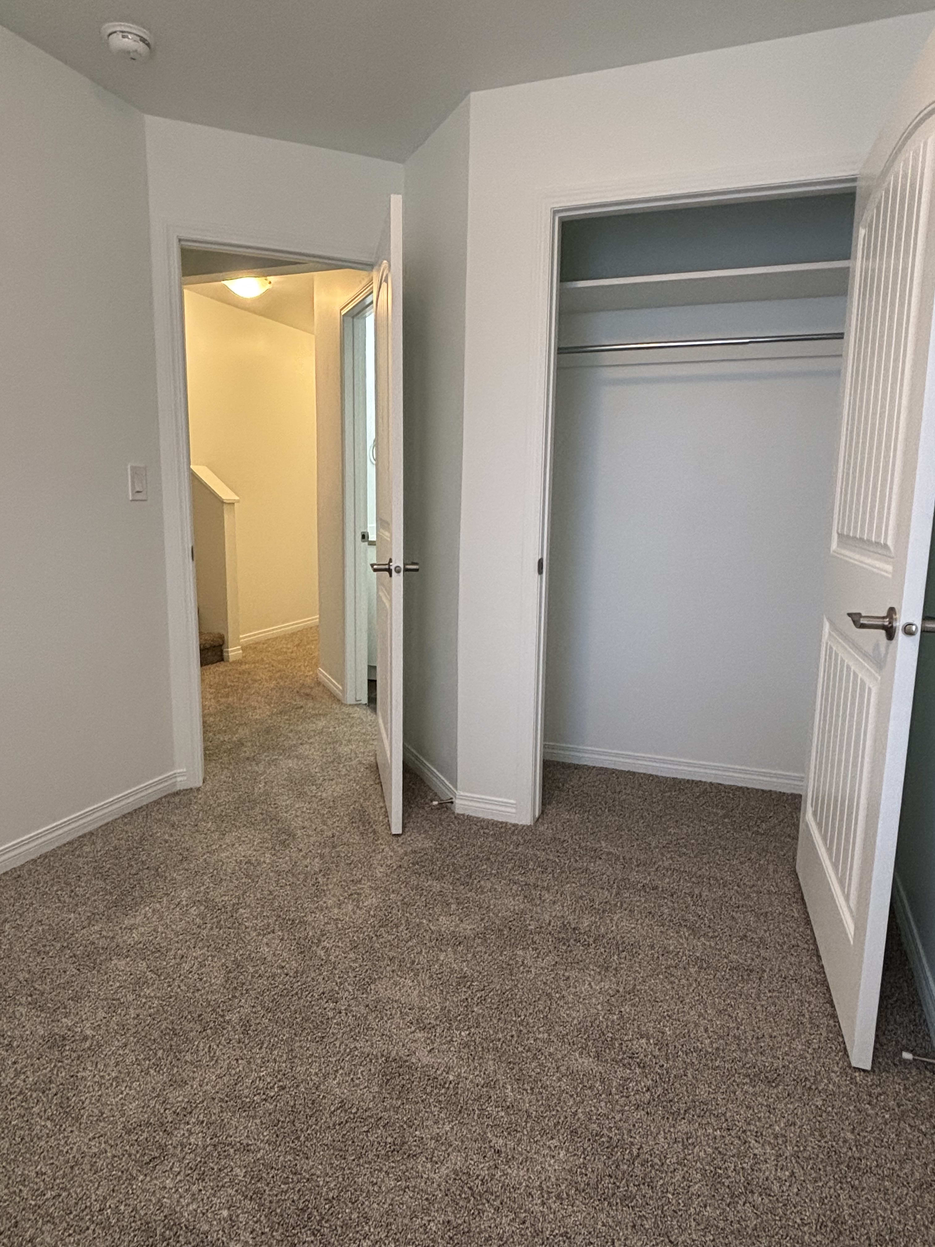 6 Bedroom 3.5 Bath Full House thumbnail 36