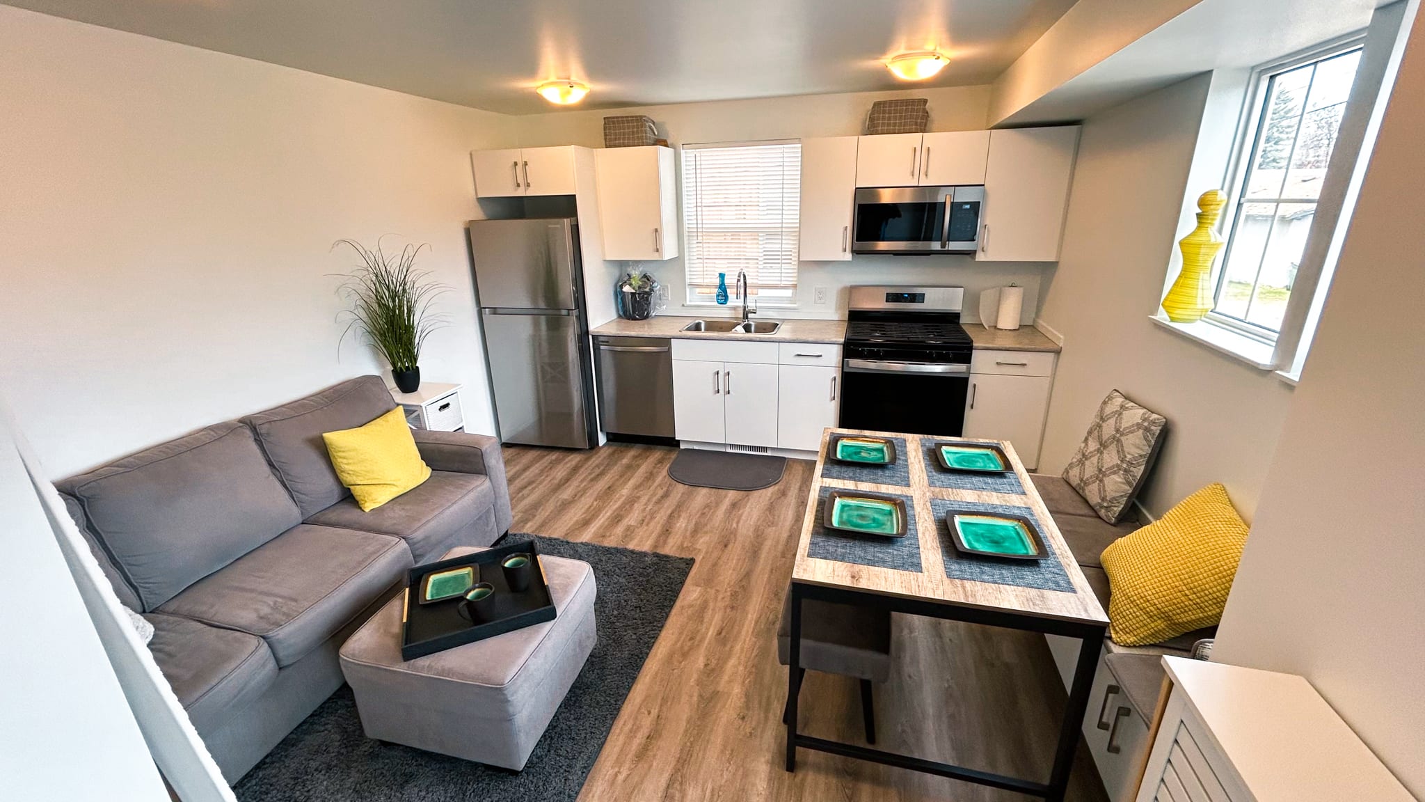 2-bedroom 1 bath - lower suite thumbnail 6