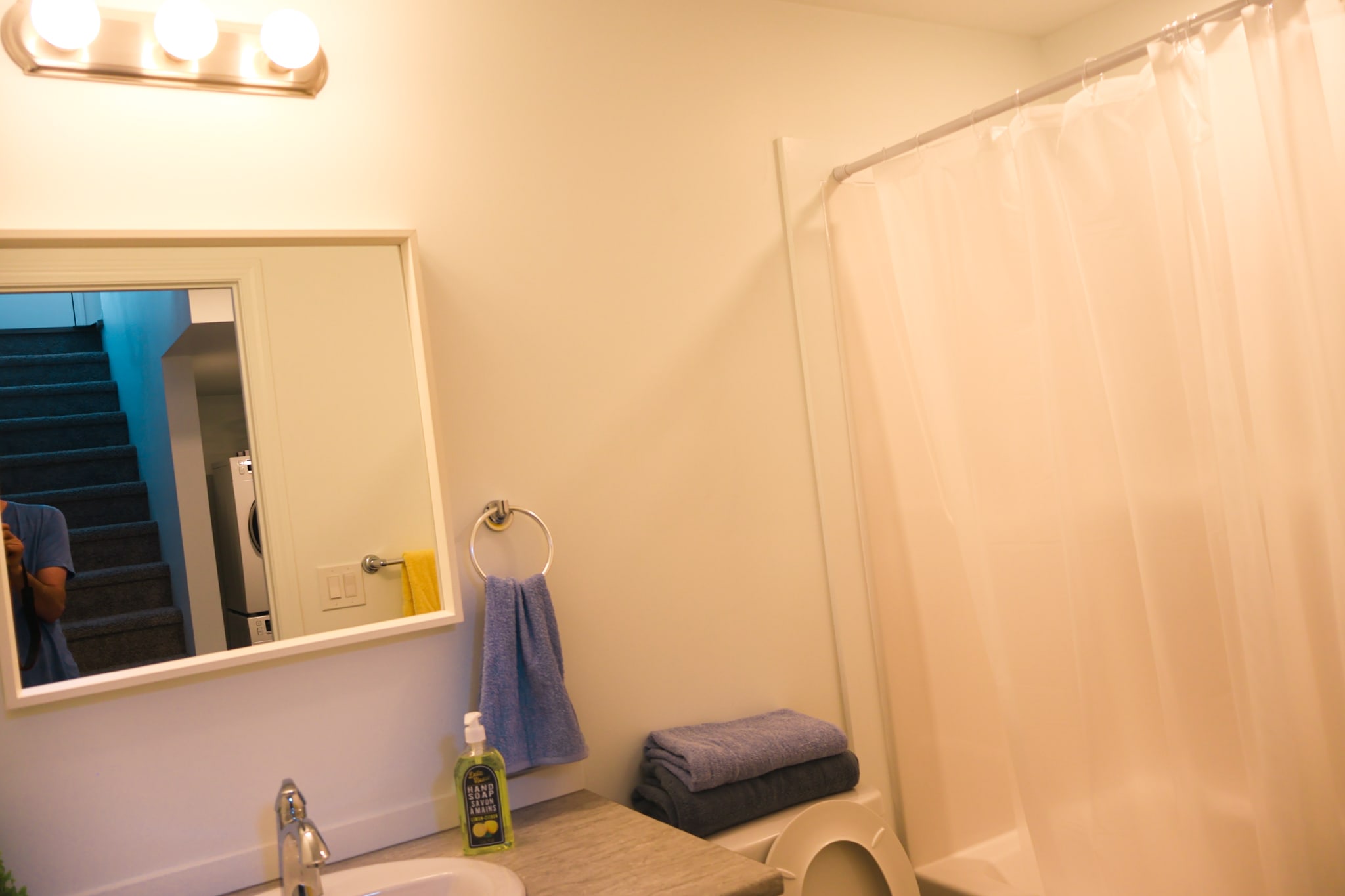 2-bedroom 1 bath - lower suite thumbnail 10