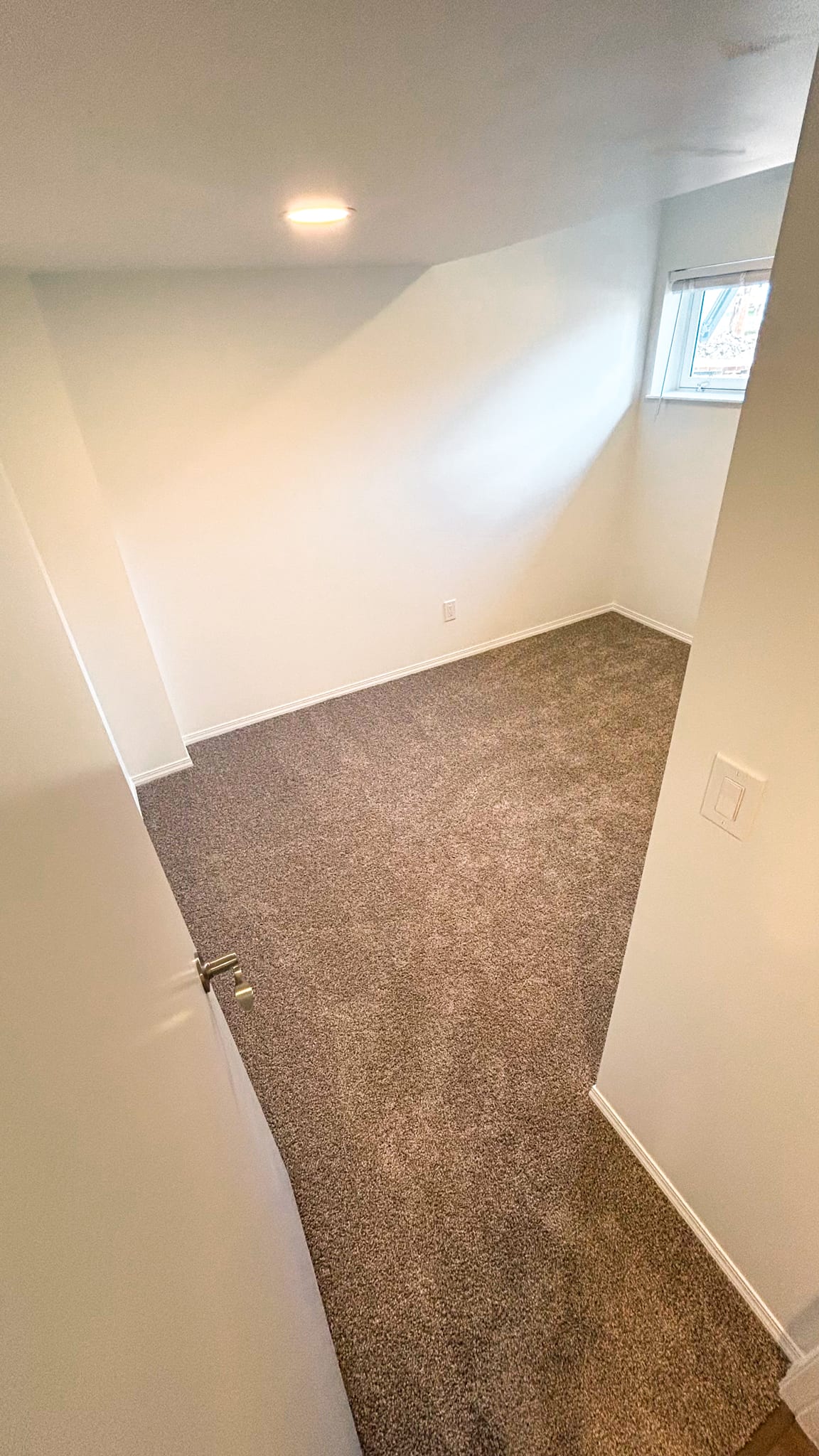 2-bedroom 1 bath - lower suite thumbnail 15