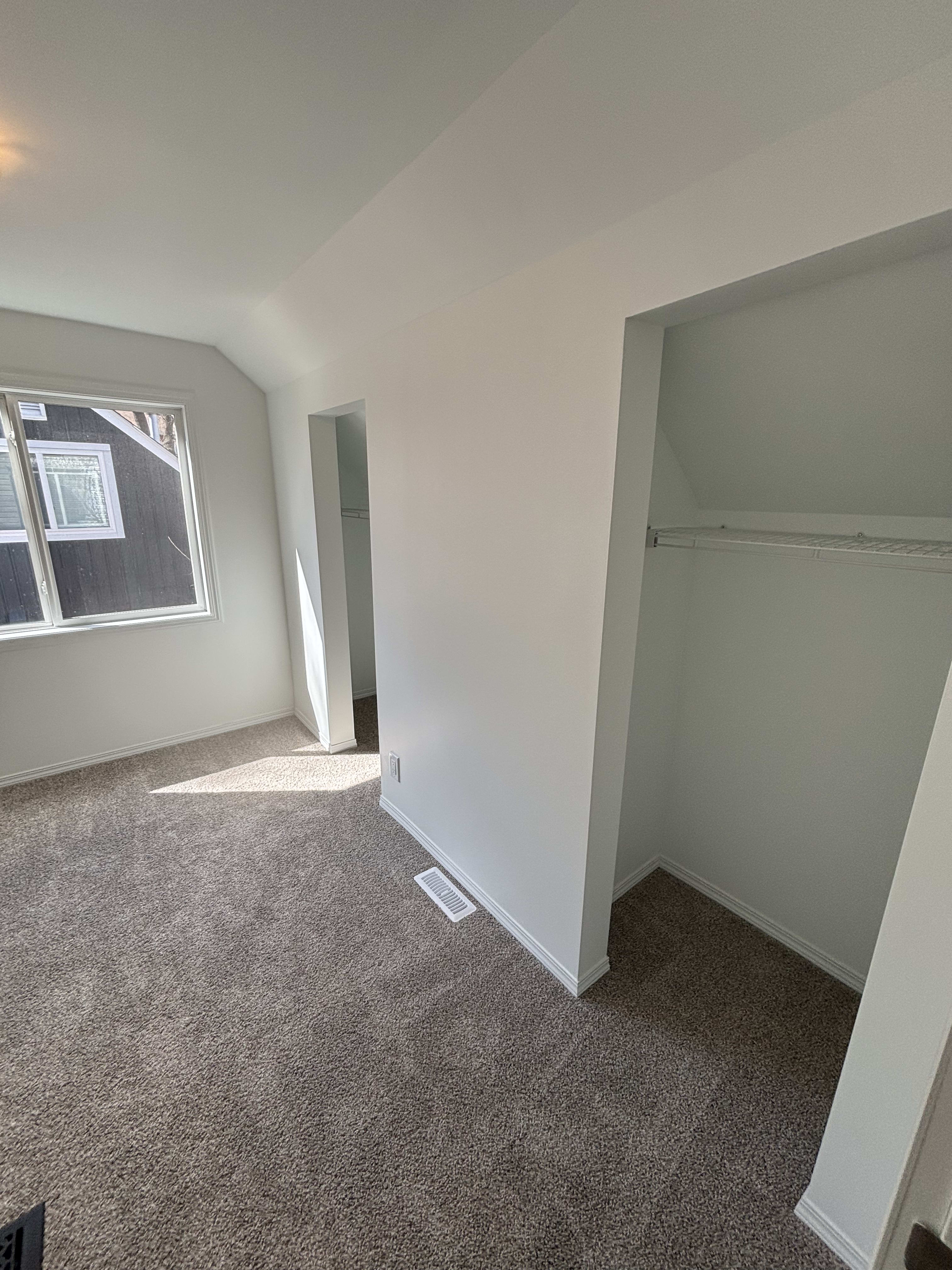 4 Bedroom, 2 Bathroom Full House thumbnail 21