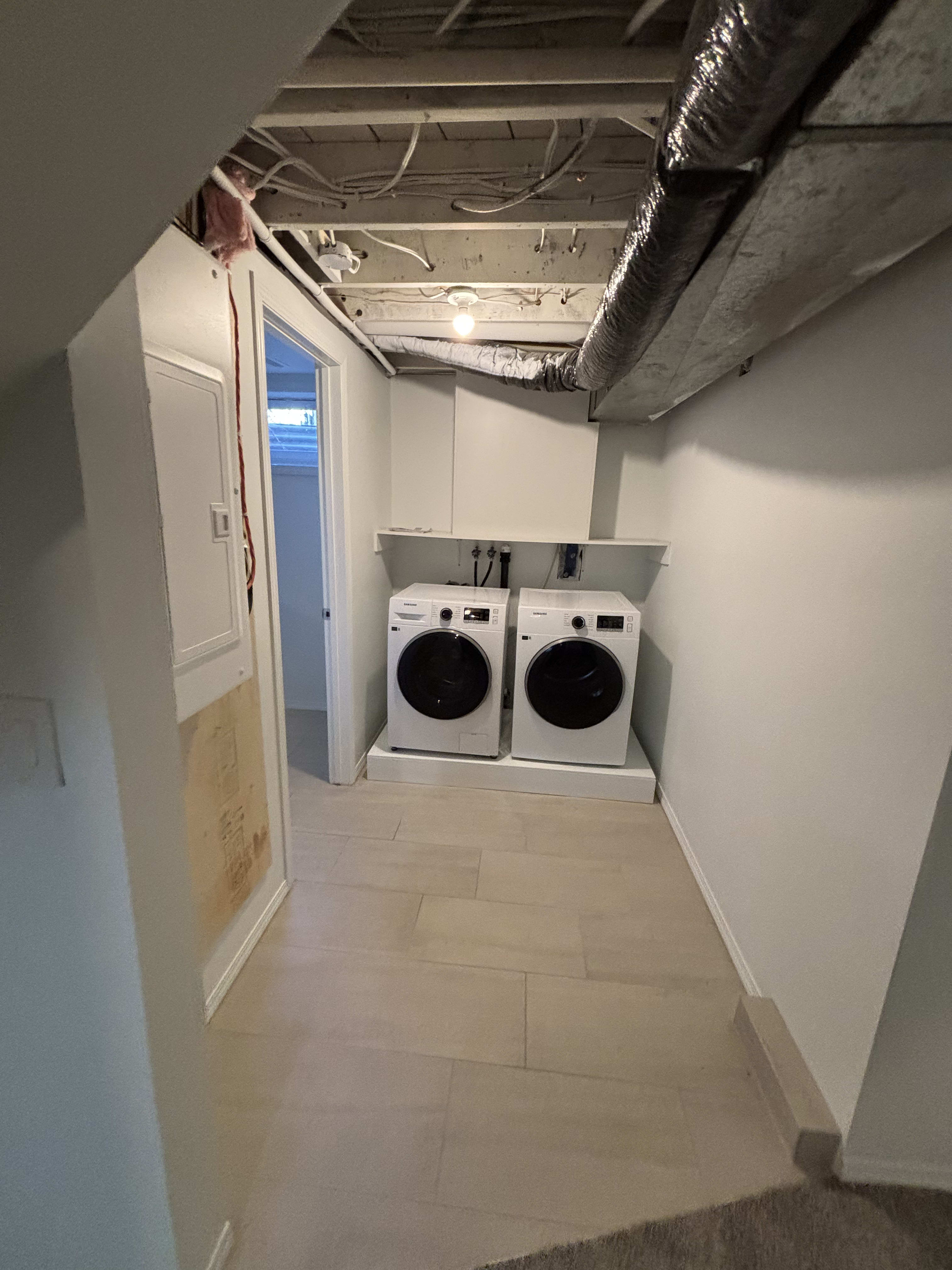 4 Bedroom, 2 Bathroom Full House thumbnail 41
