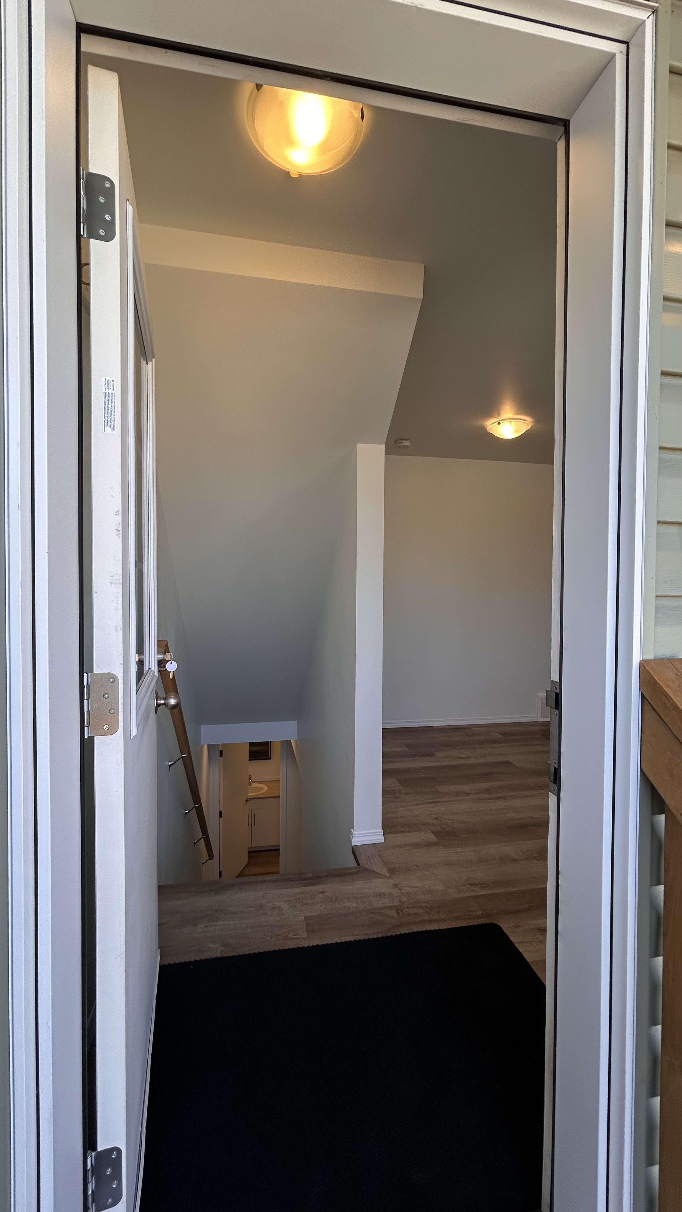 2-bedroom, 1-bath basement suite thumbnail 3