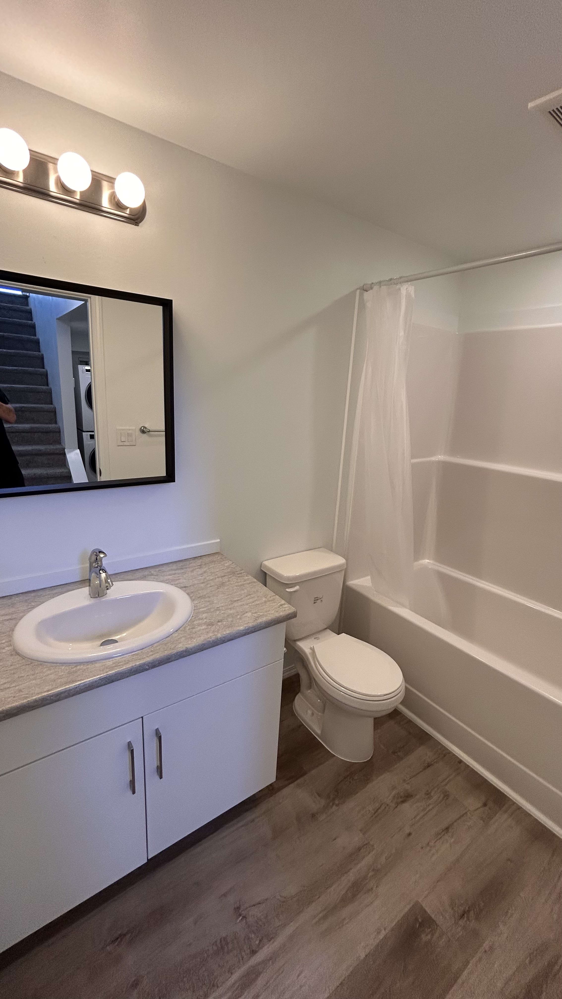 2-bedroom, 1-bath basement suite thumbnail 7