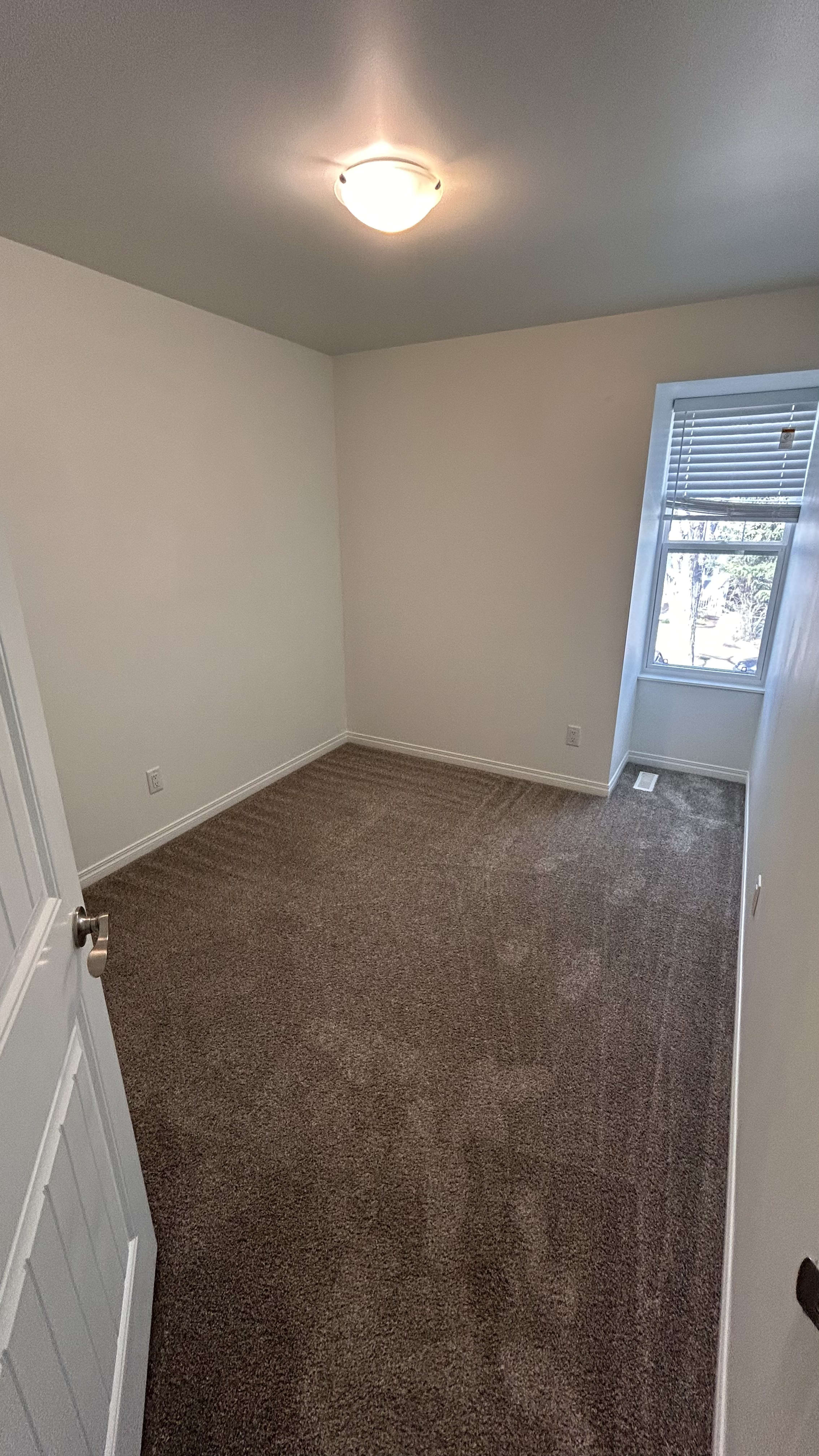 4-bedroom, 2.5-bath main floor home thumbnail 24