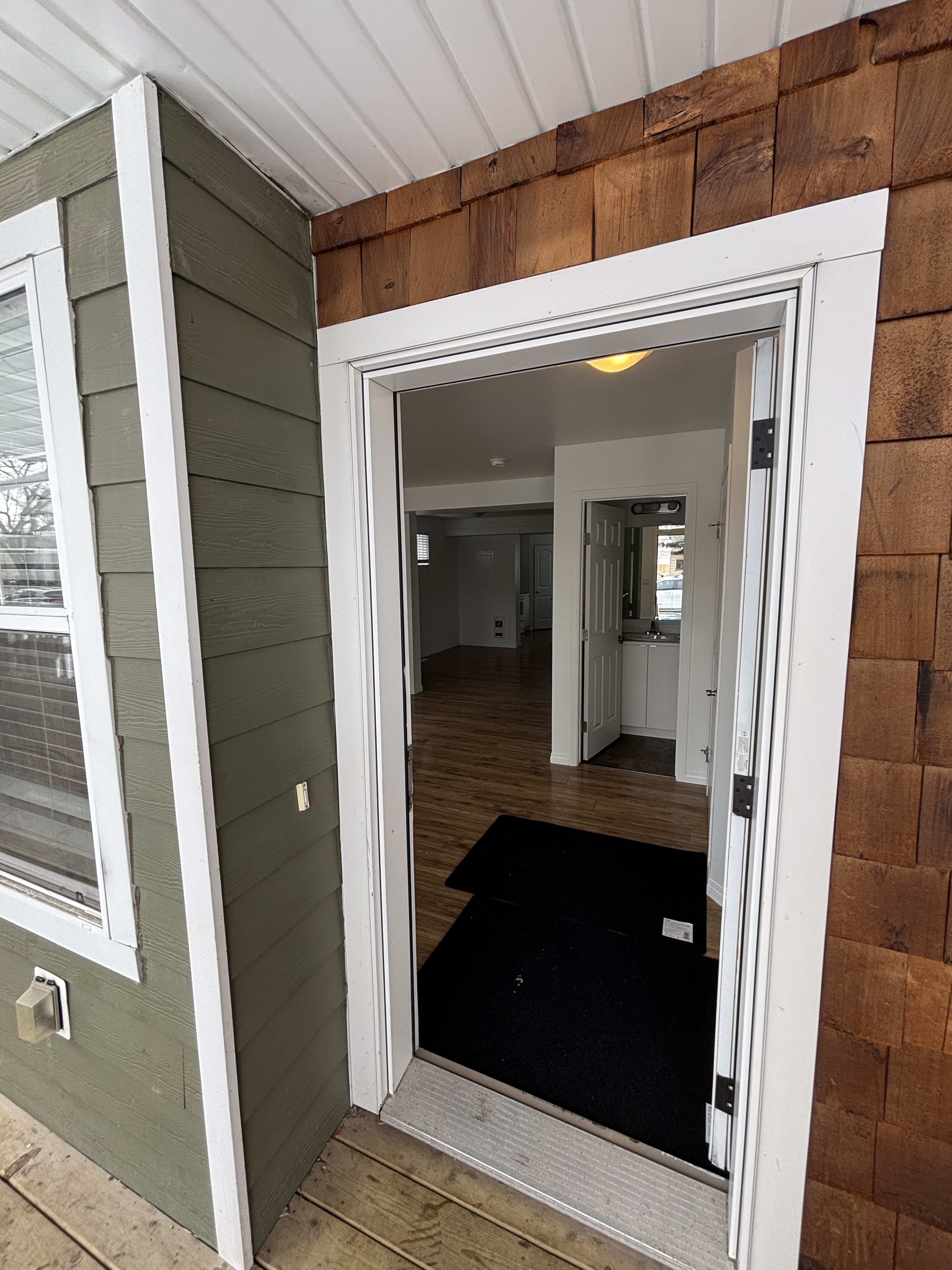 4 Bedroom, 2.5 Bathroom thumbnail 6