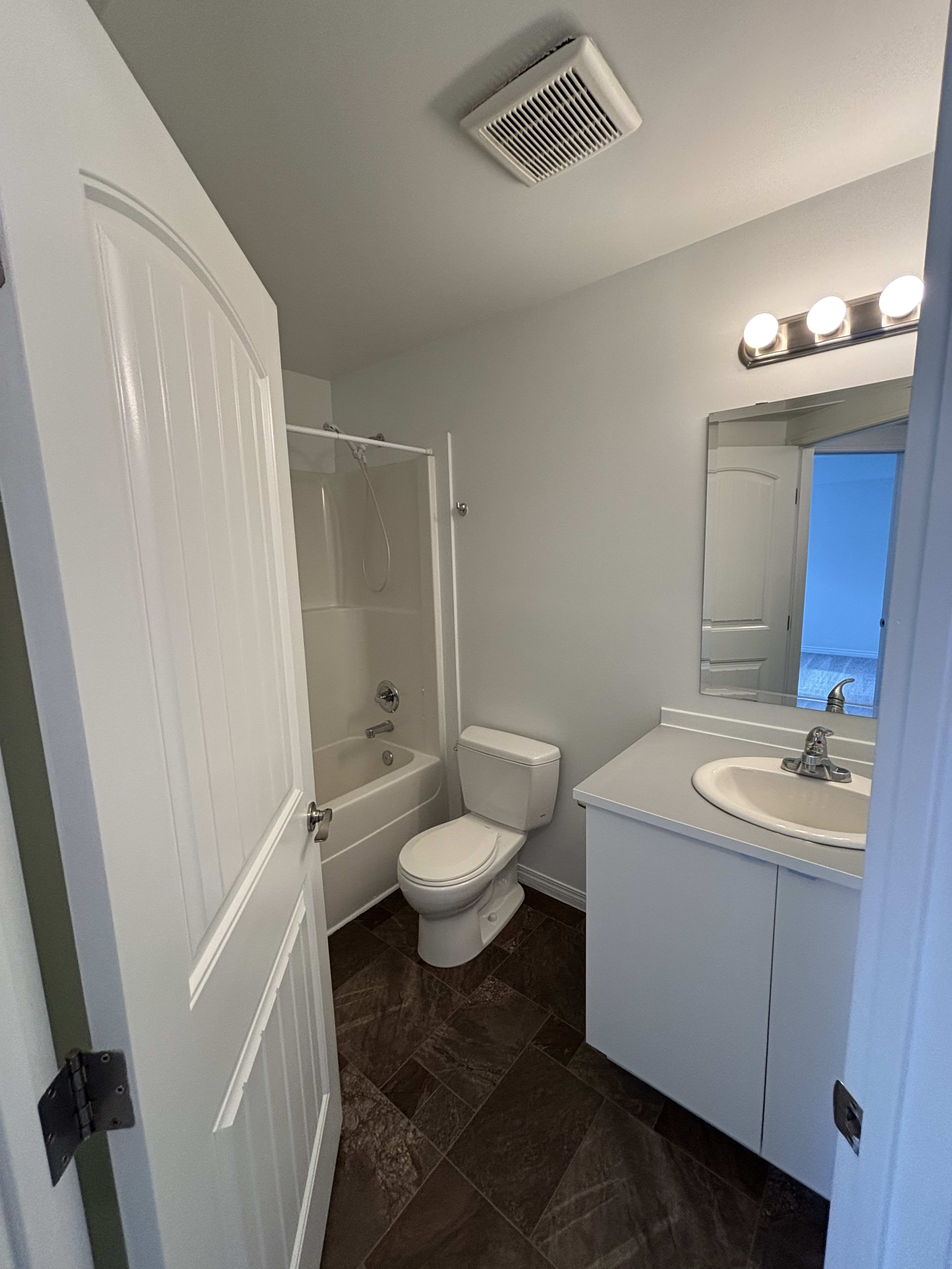 4 Bedroom, 2.5 Bathroom thumbnail 36