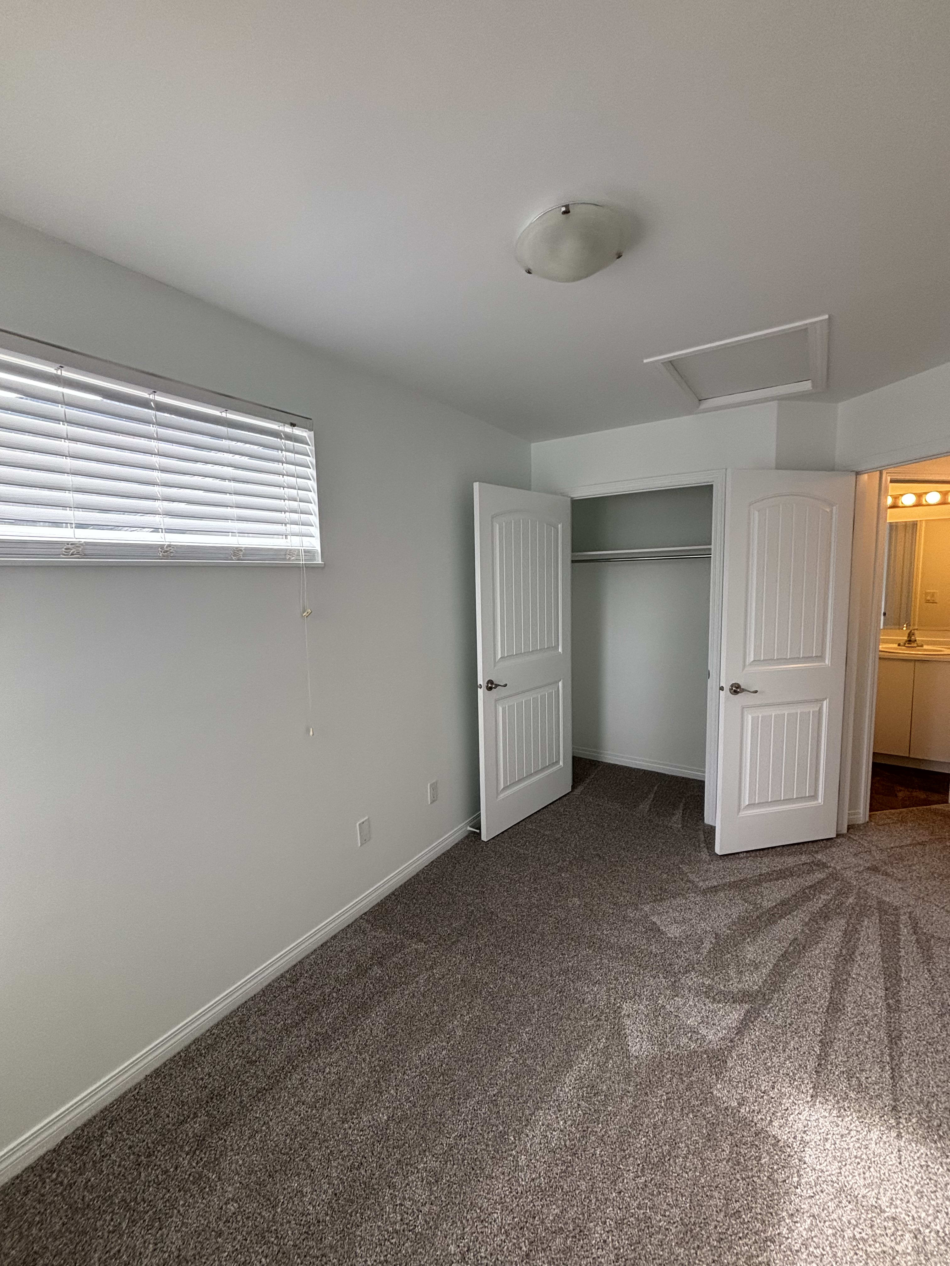 4 Bedroom, 2.5 Bathroom thumbnail 38