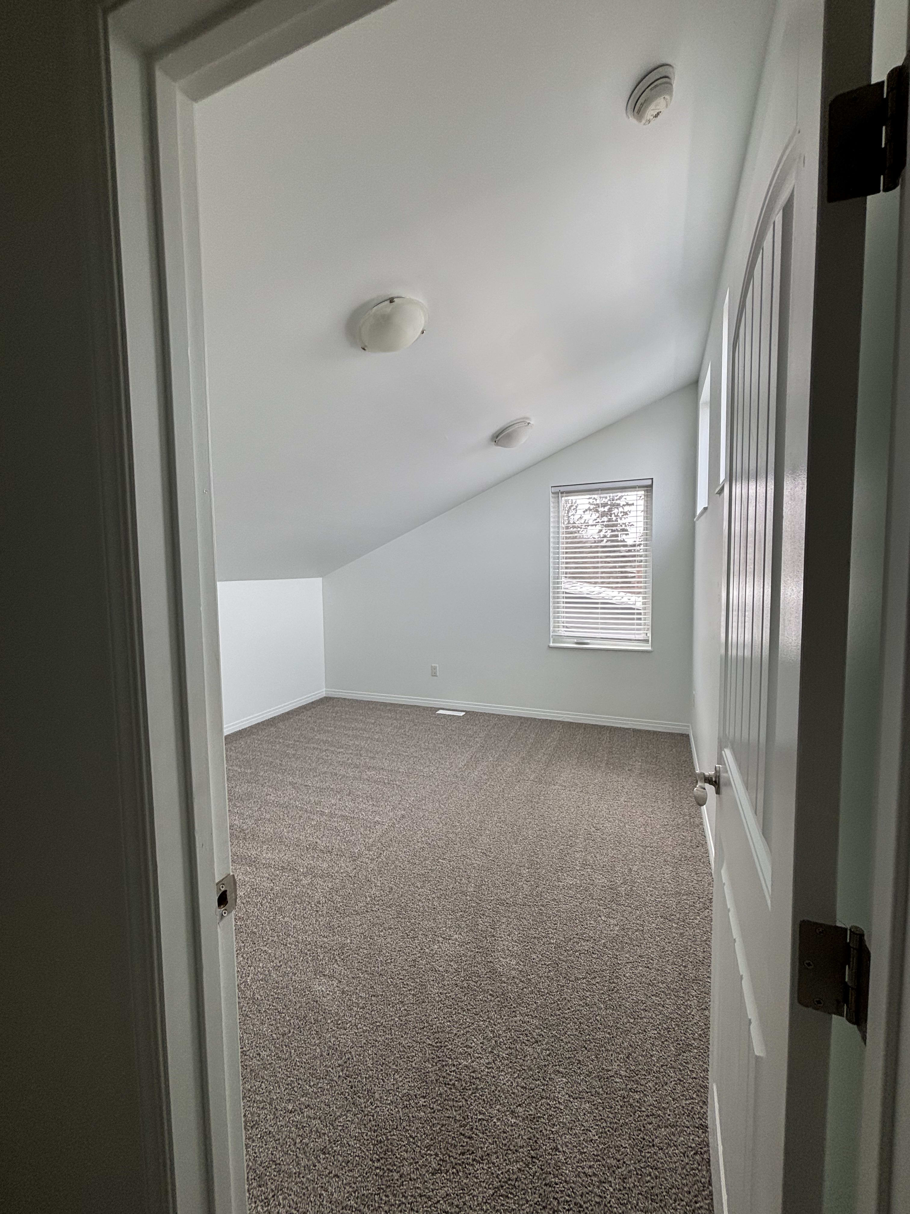 4 Bedroom, 2.5 Bathroom thumbnail 44