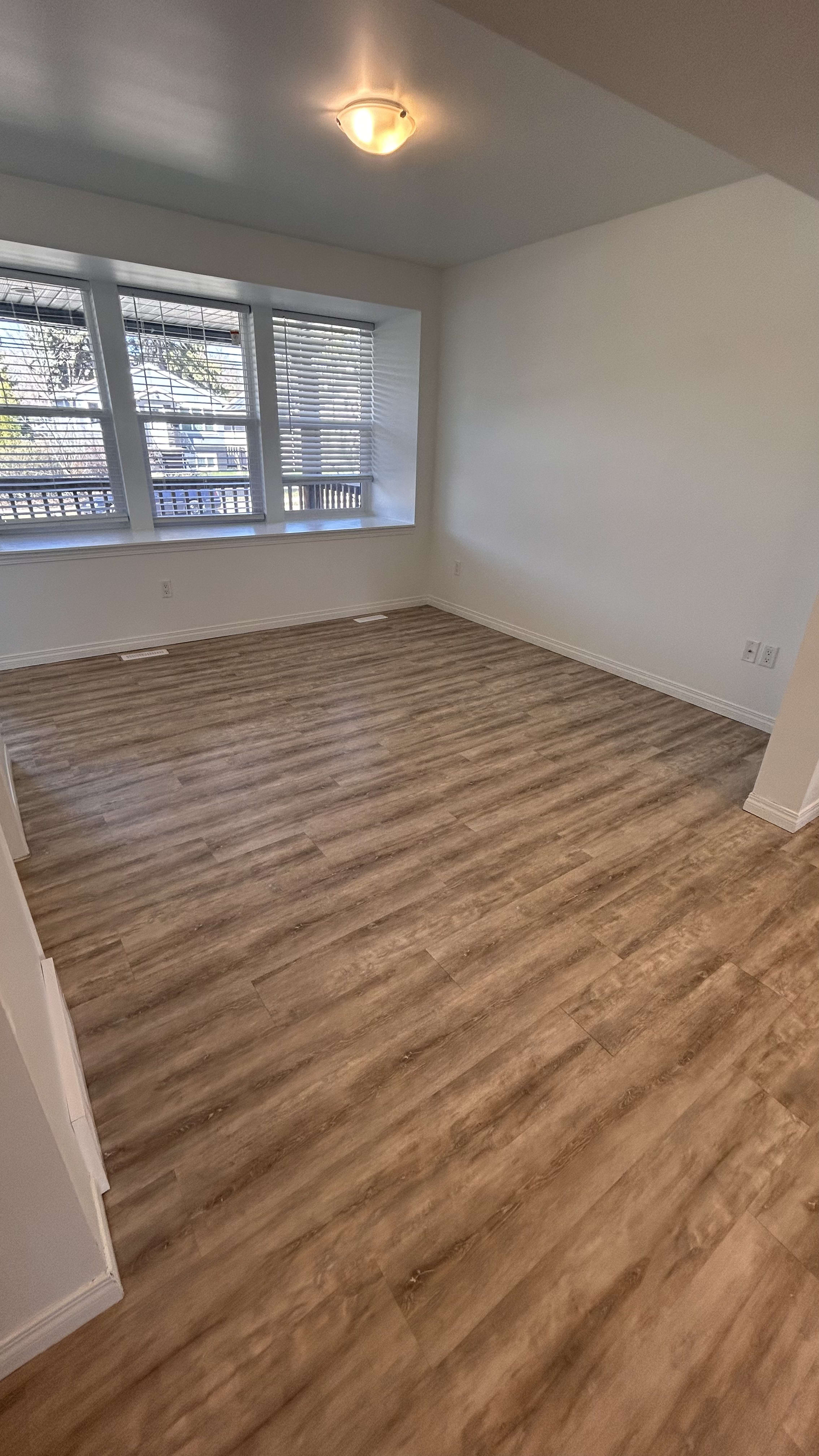 4-bedroom, 2.5 bath main floor home thumbnail 5