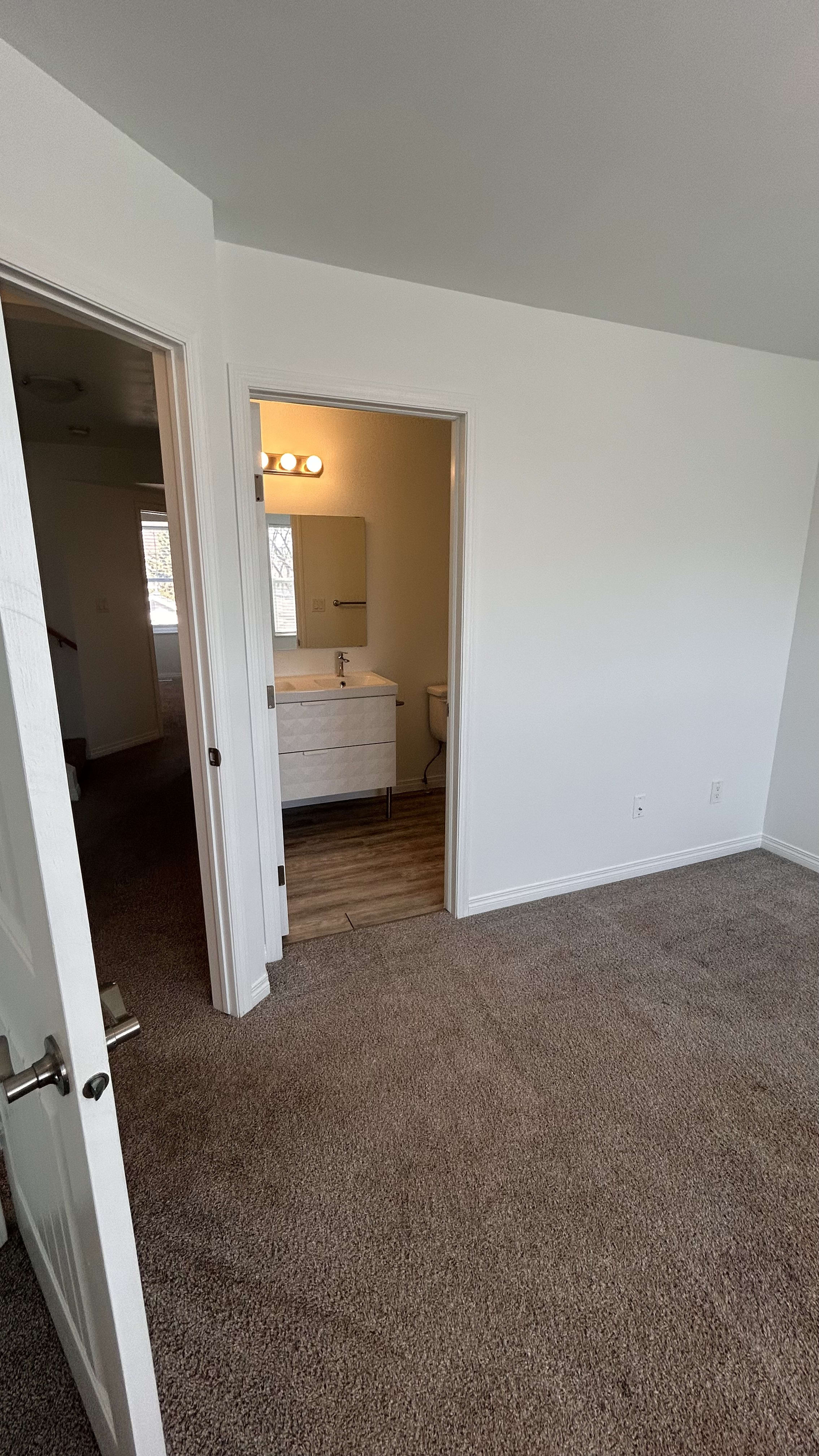 4-bedroom, 2.5 bath main floor home thumbnail 14