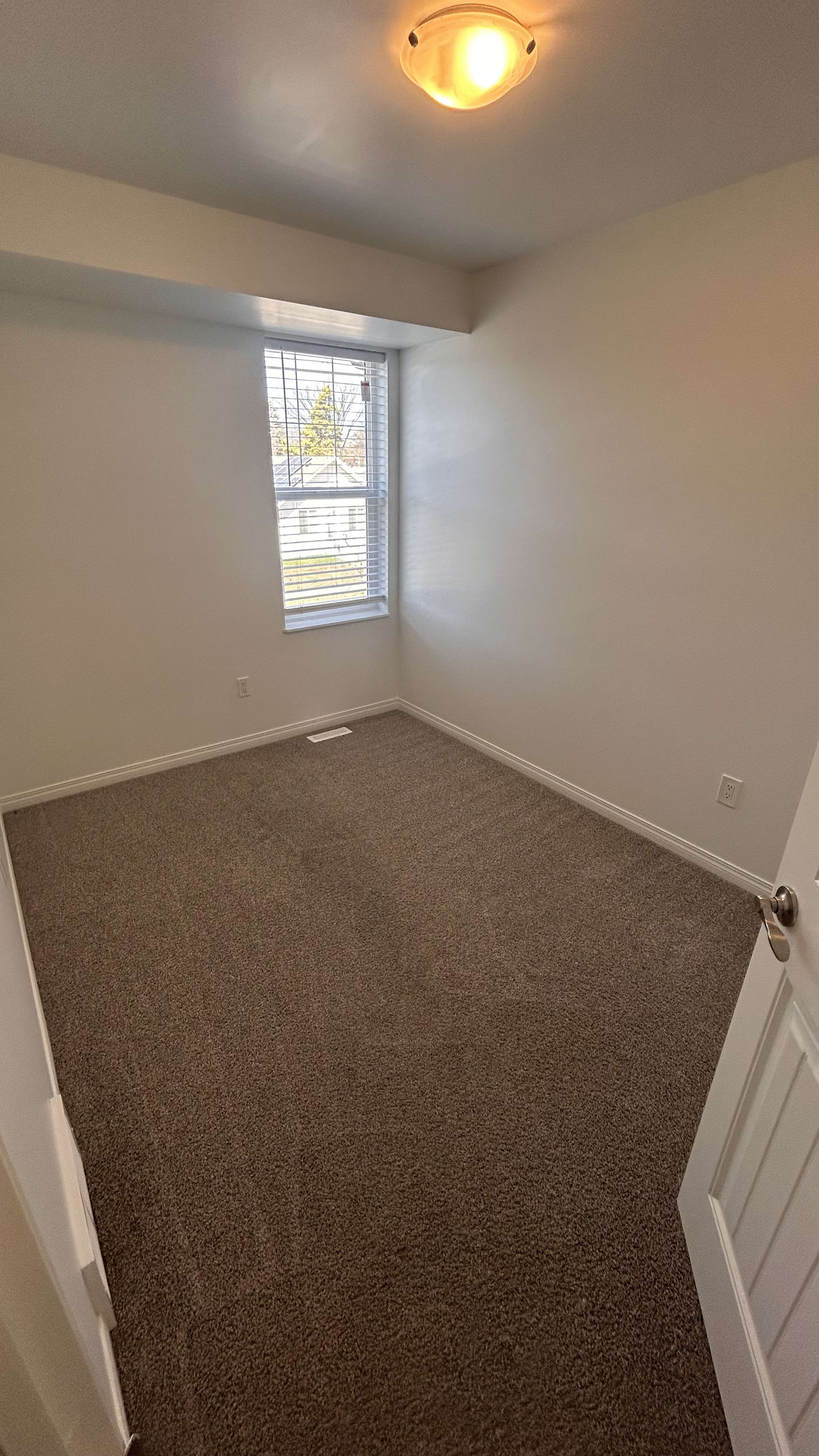 4-bedroom, 2.5 bath main floor home thumbnail 18