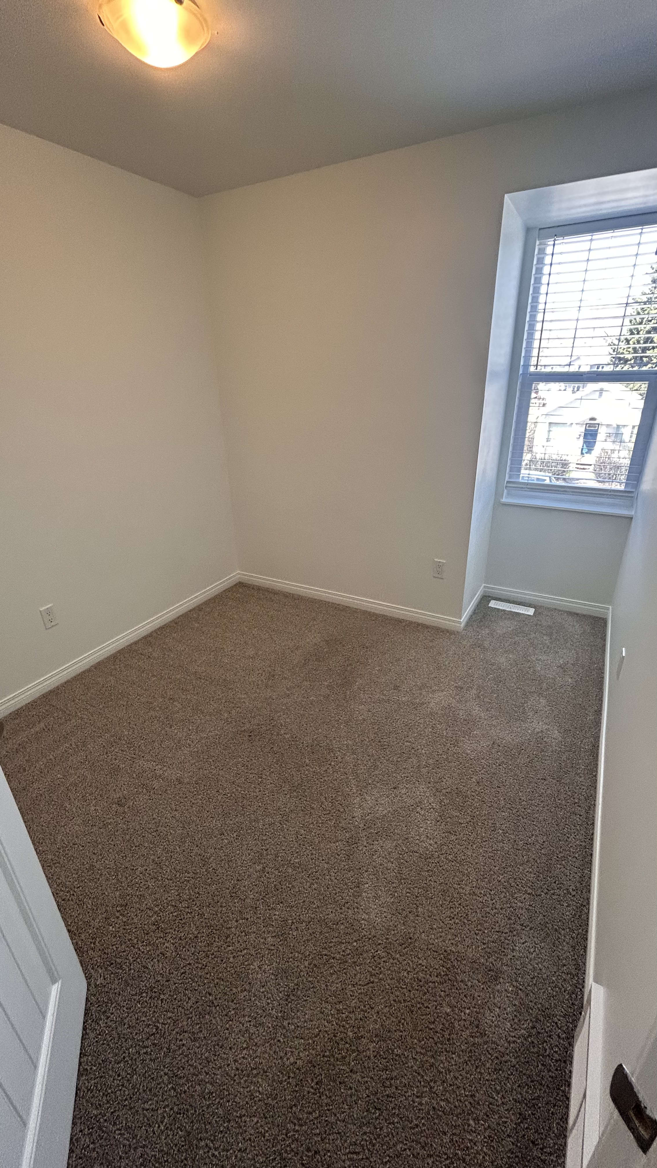 4-bedroom, 2.5 bath main floor home thumbnail 20