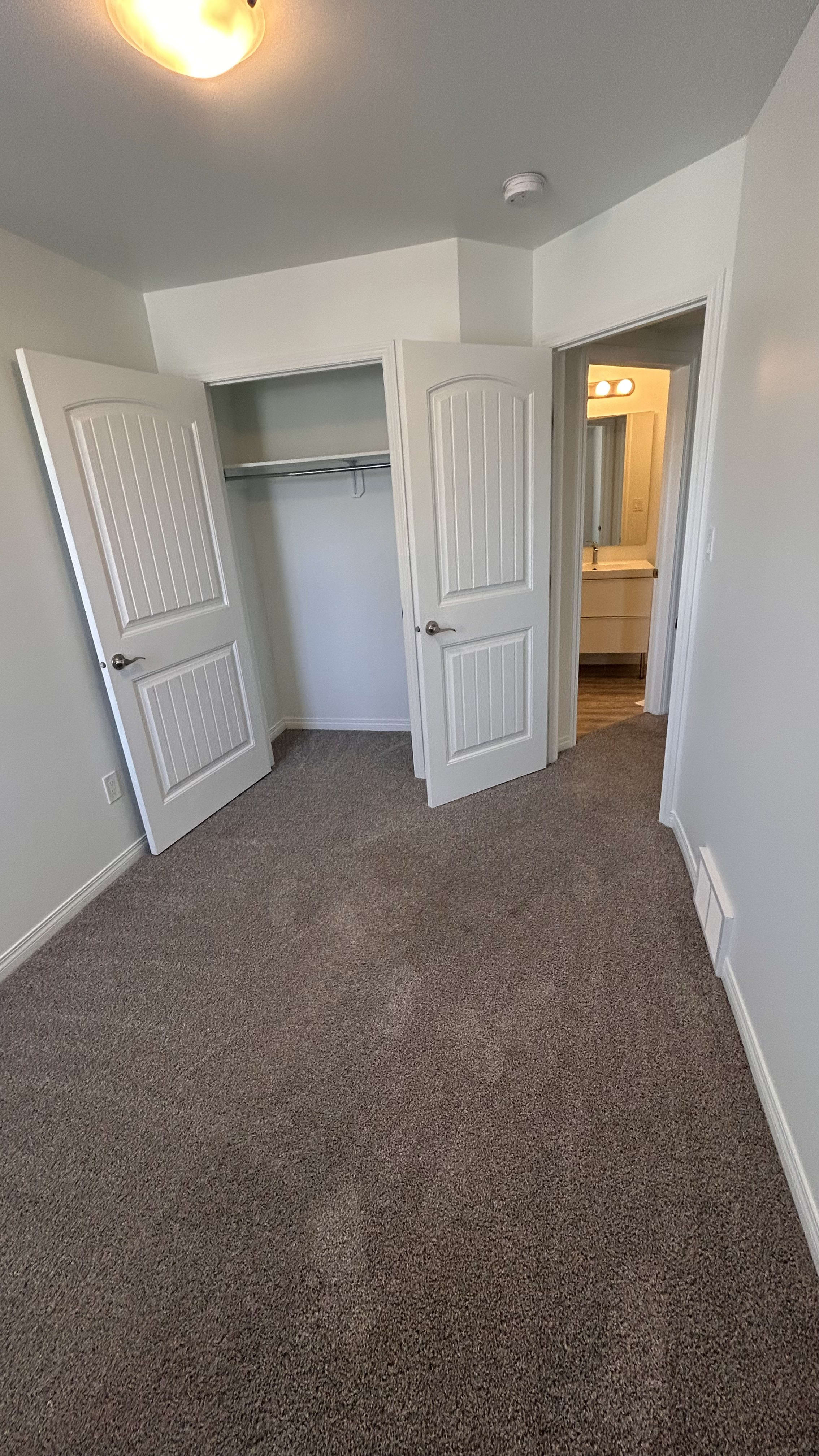 4-bedroom, 2.5 bath main floor home thumbnail 19