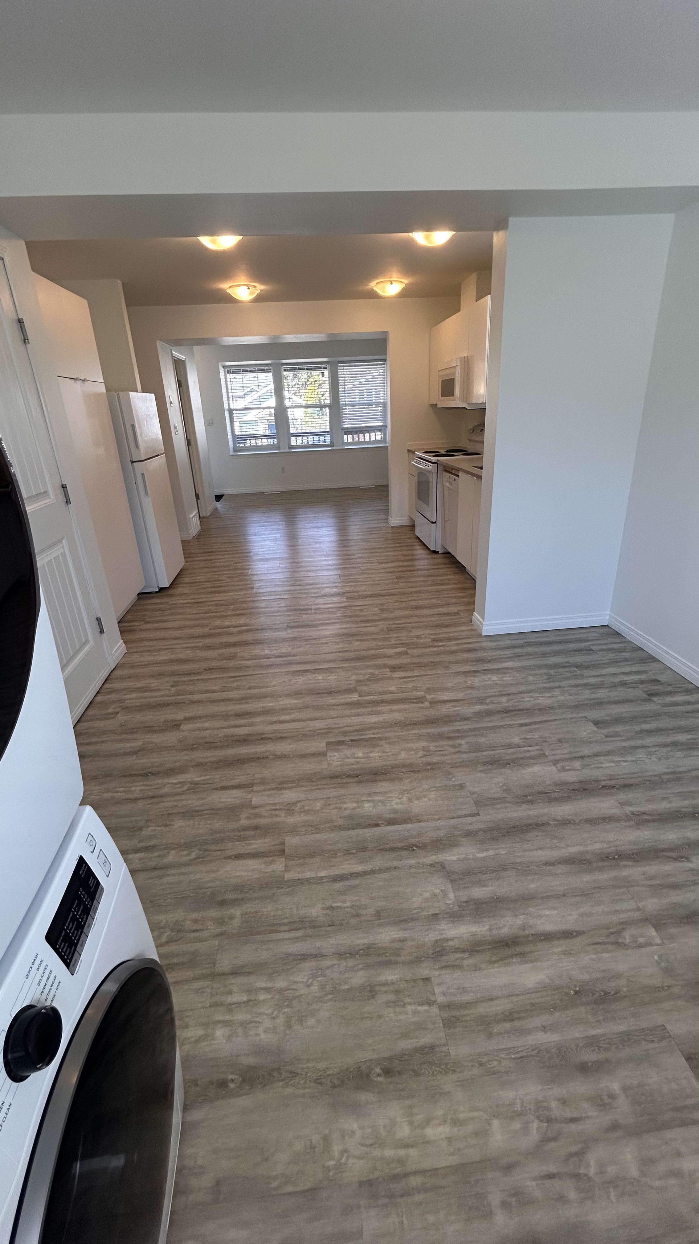 4-bedroom, 2.5 bath main floor home thumbnail 8