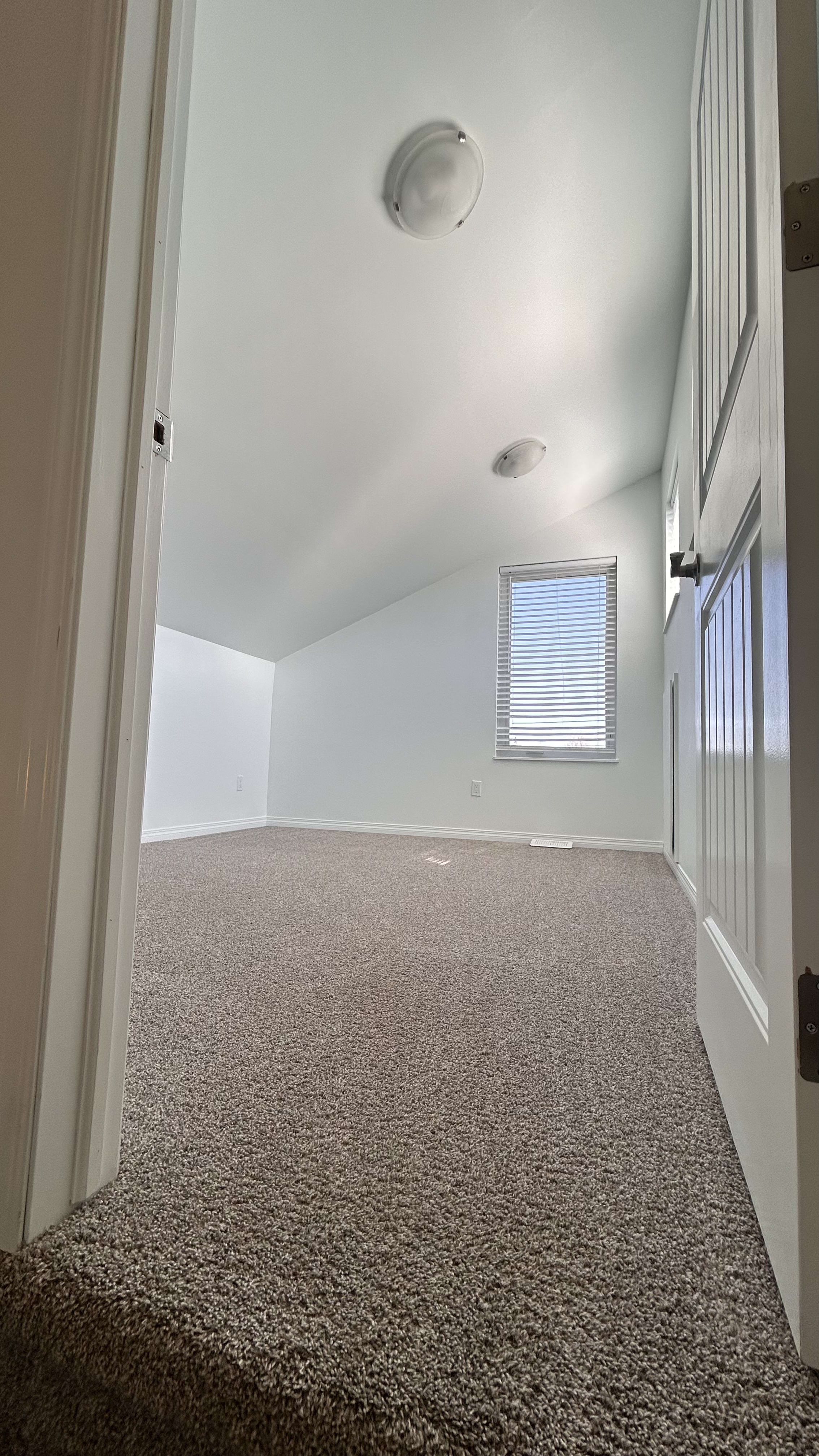 4-bedroom, 2.5 bath main floor home thumbnail 24