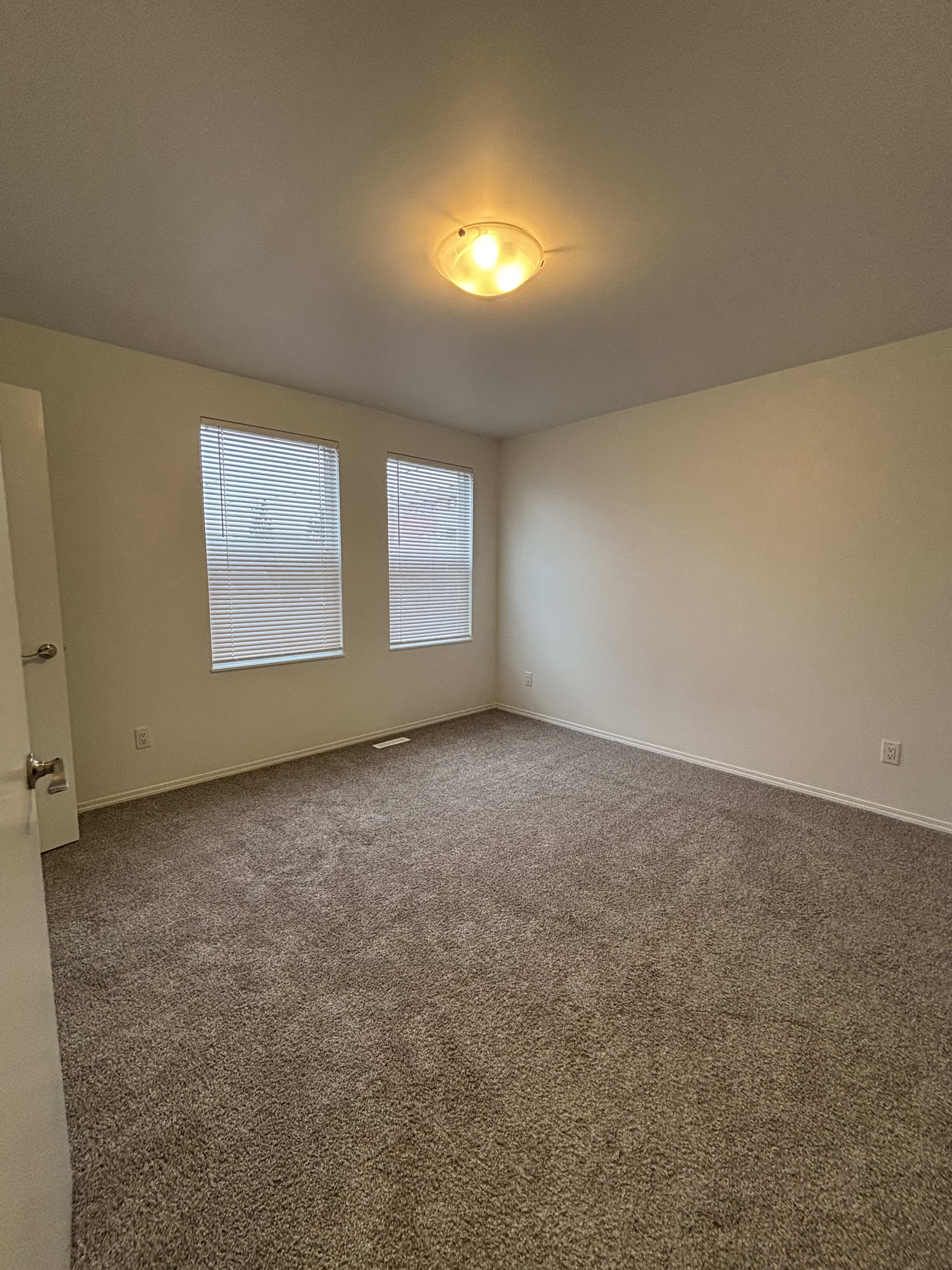 3-bedroom, 2.5-bath main floor home thumbnail 16
