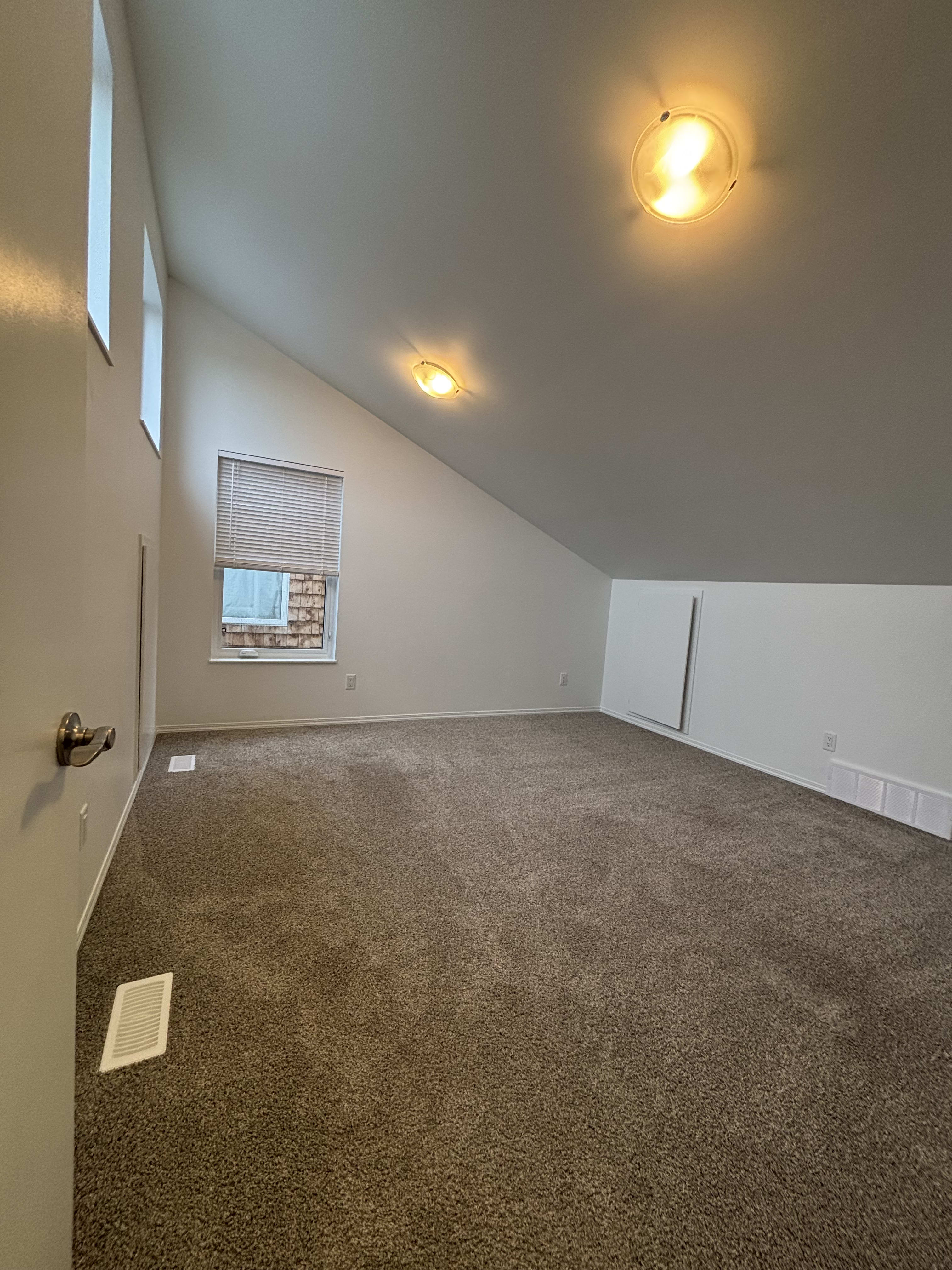 4-bedroom, 2.5-bath main floor home thumbnail 32