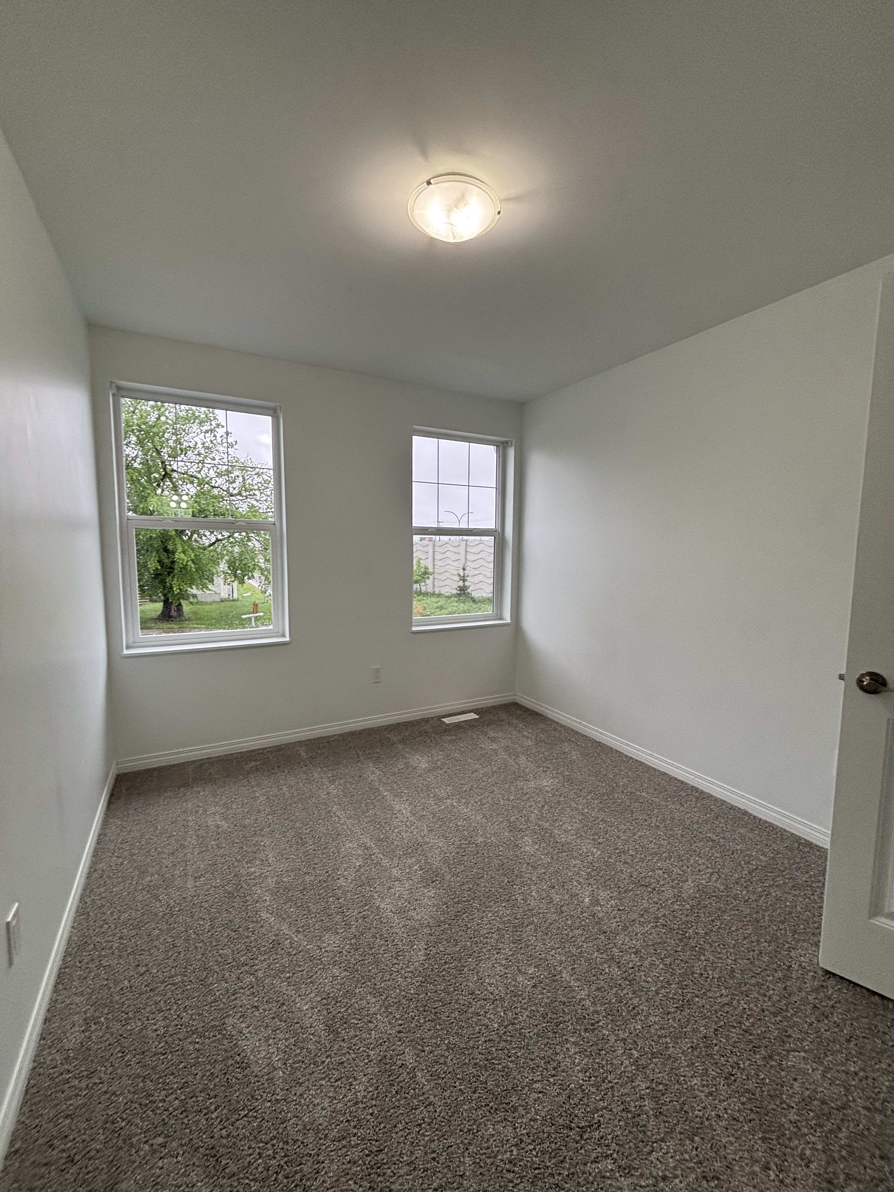 4-bedroom, 2.5-bath main floor home thumbnail 31