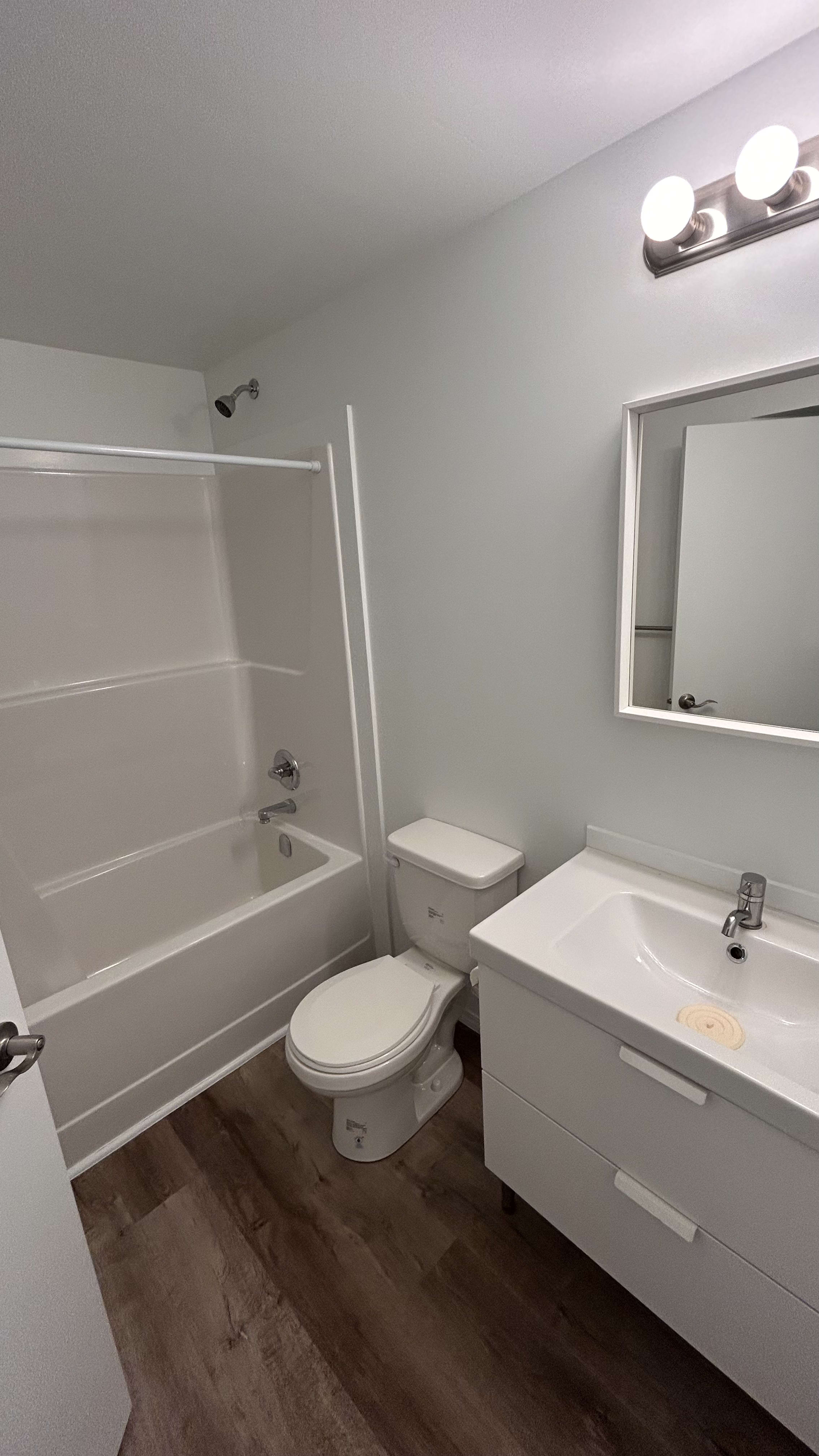 3-bedroom, 1-bathroom basement suite thumbnail 16