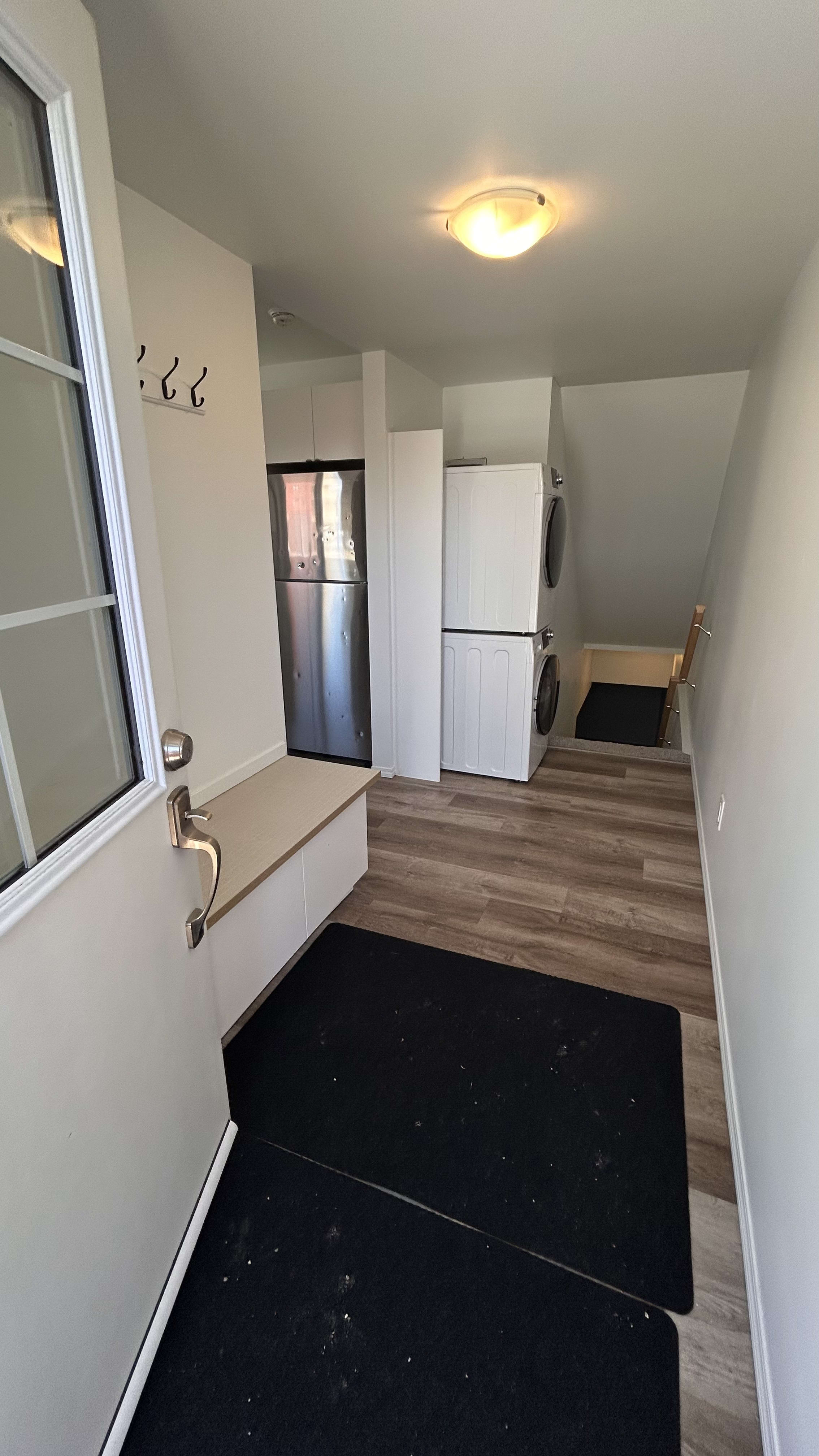 3-bedroom, 1-bathroom basement suite thumbnail 4