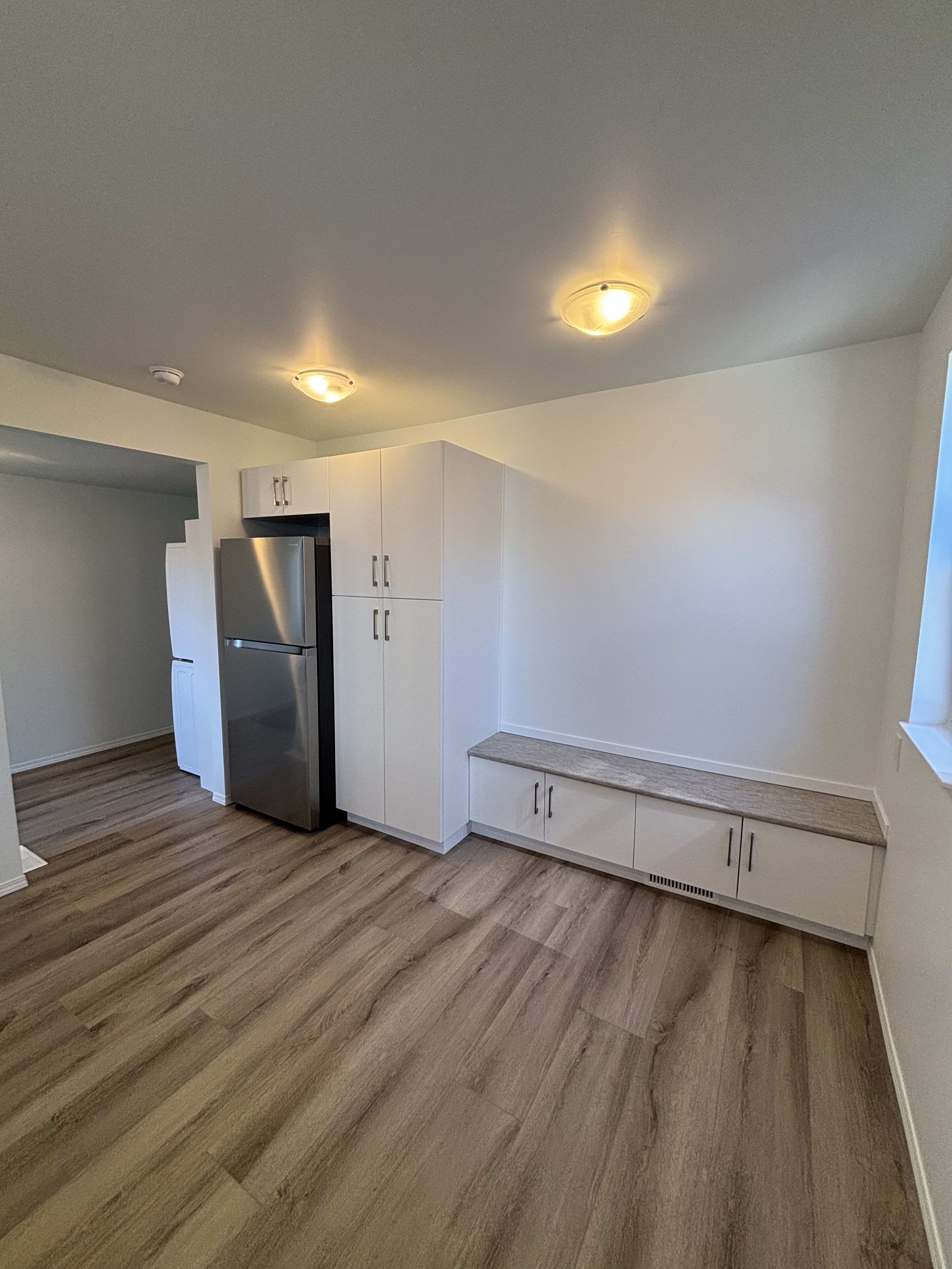3-bedroom, 1 bath basement suite thumbnail 8